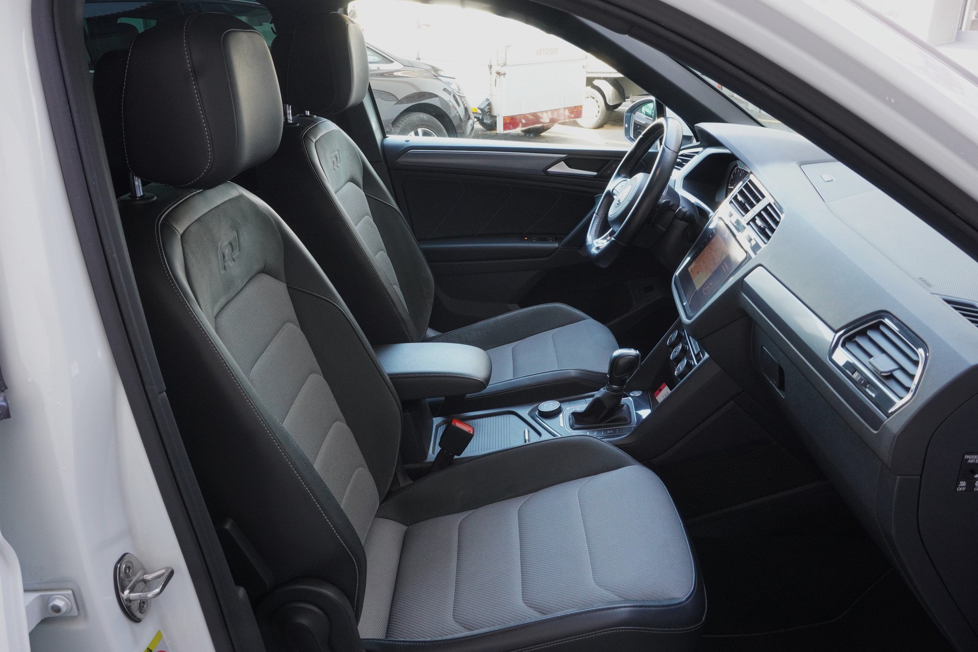 VW Tiguan 2.0TSI R-Line 4Motion DSG-image-13