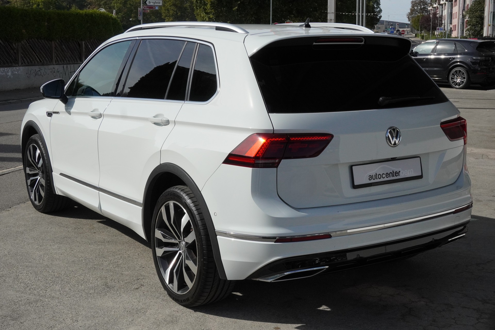VW Tiguan 2.0TSI R-Line 4Motion DSG-image-6