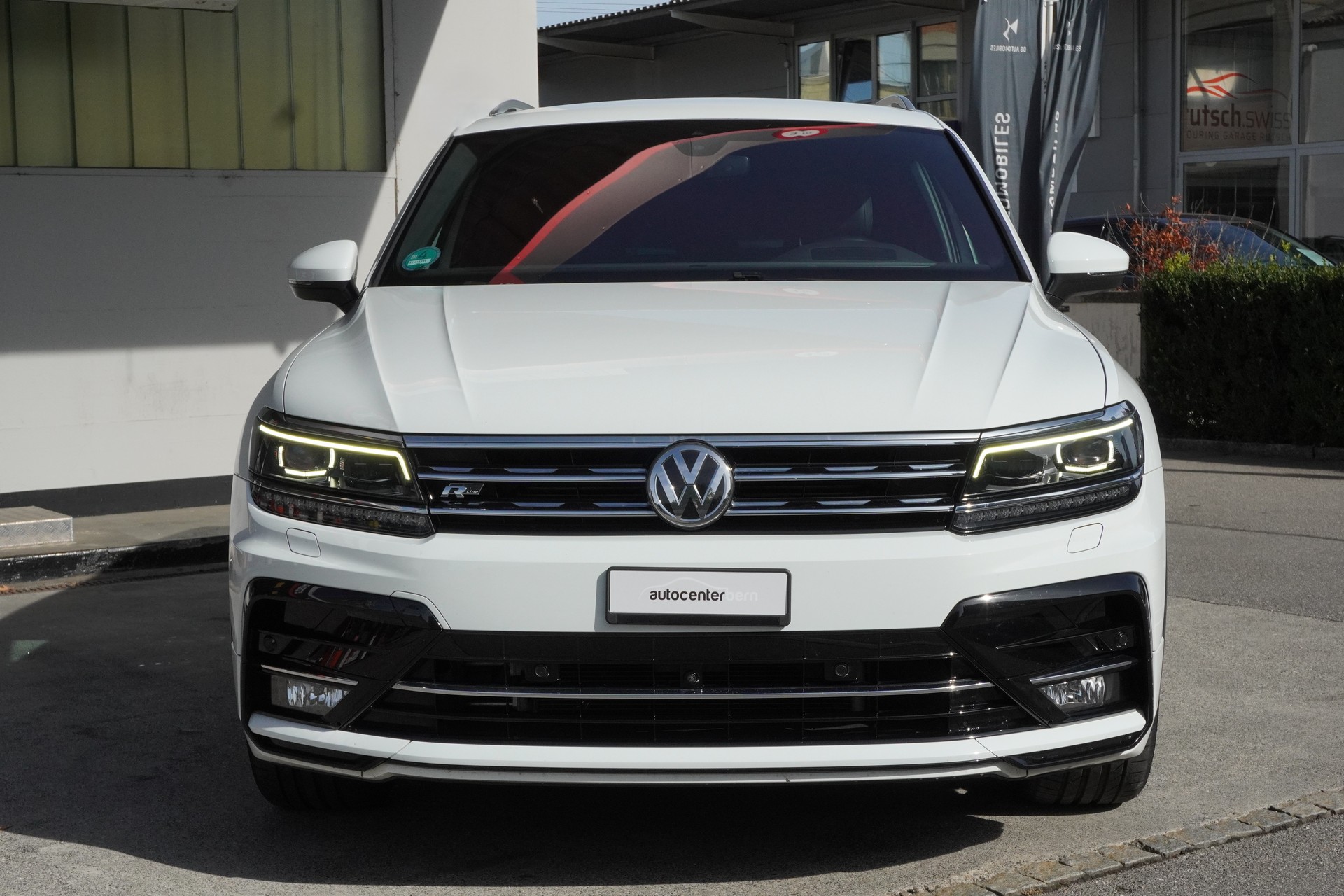 VW Tiguan 2.0TSI R-Line 4Motion DSG-image-2