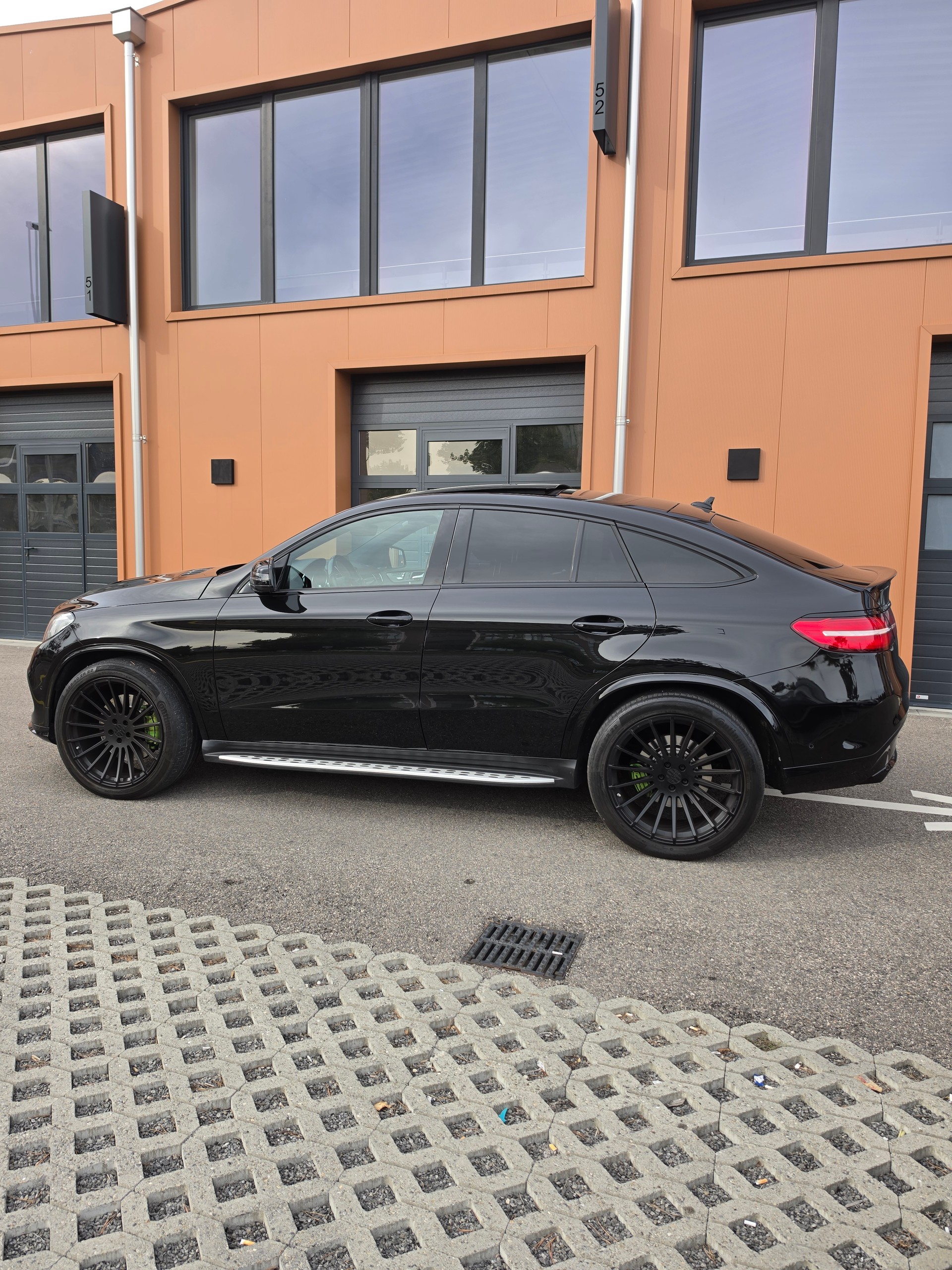 MERCEDES-BENZ GLE 43 AMG 4Matic 9G-Tronic-image-7
