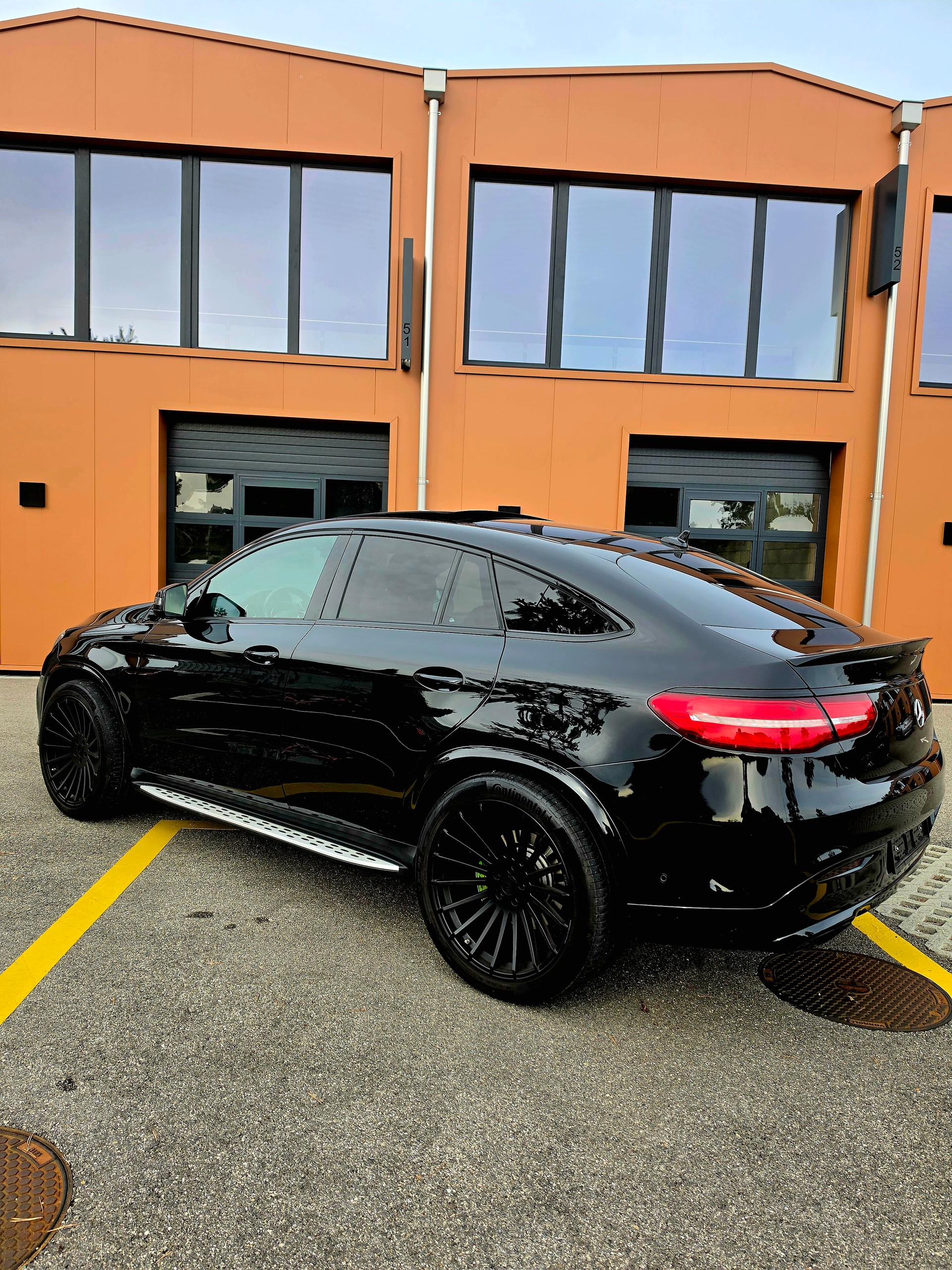 MERCEDES-BENZ GLE 43 AMG 4Matic 9G-Tronic-image-5