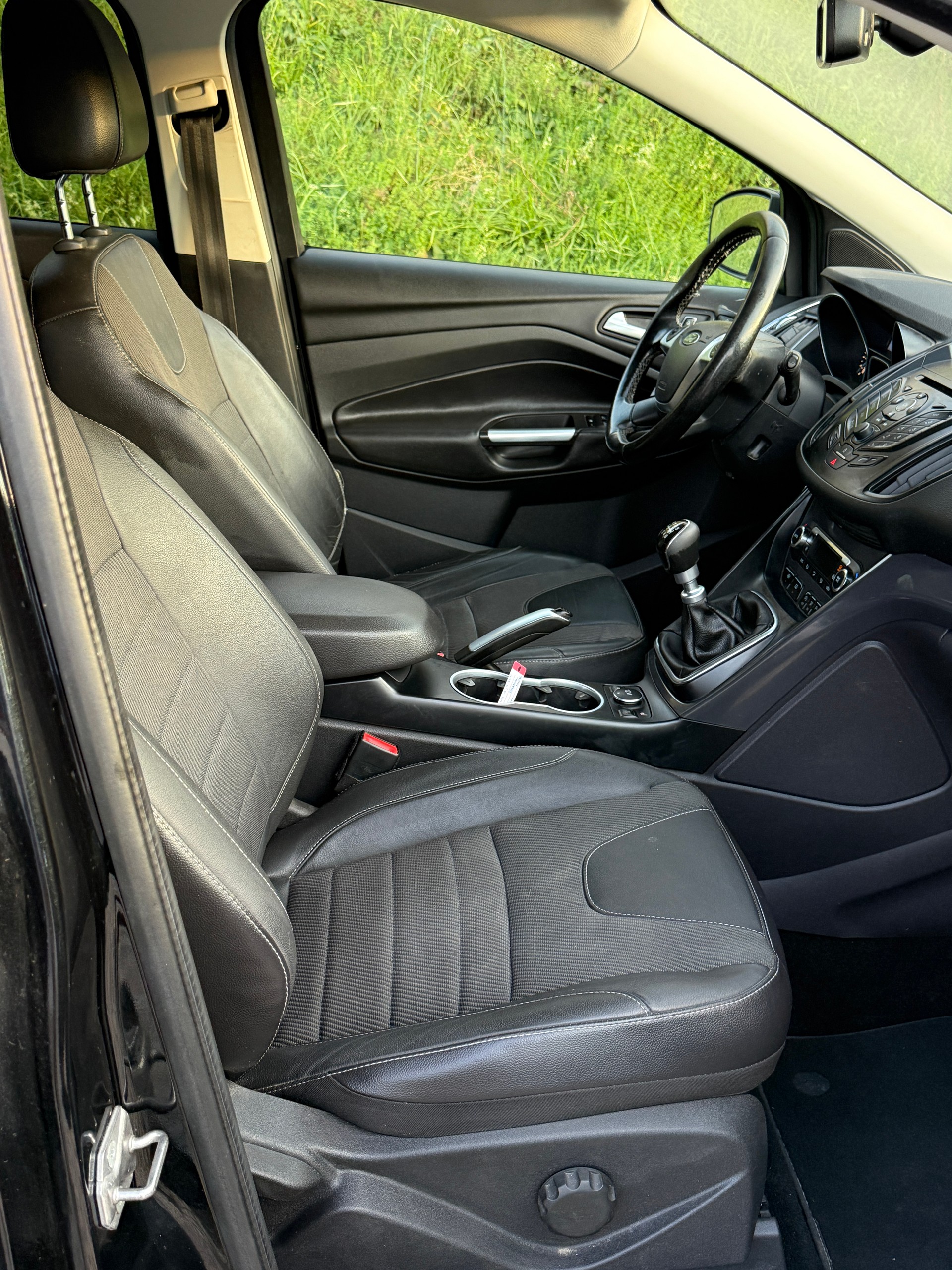 FORD Kuga 1.5 SCTi Carving 2WD-image-5