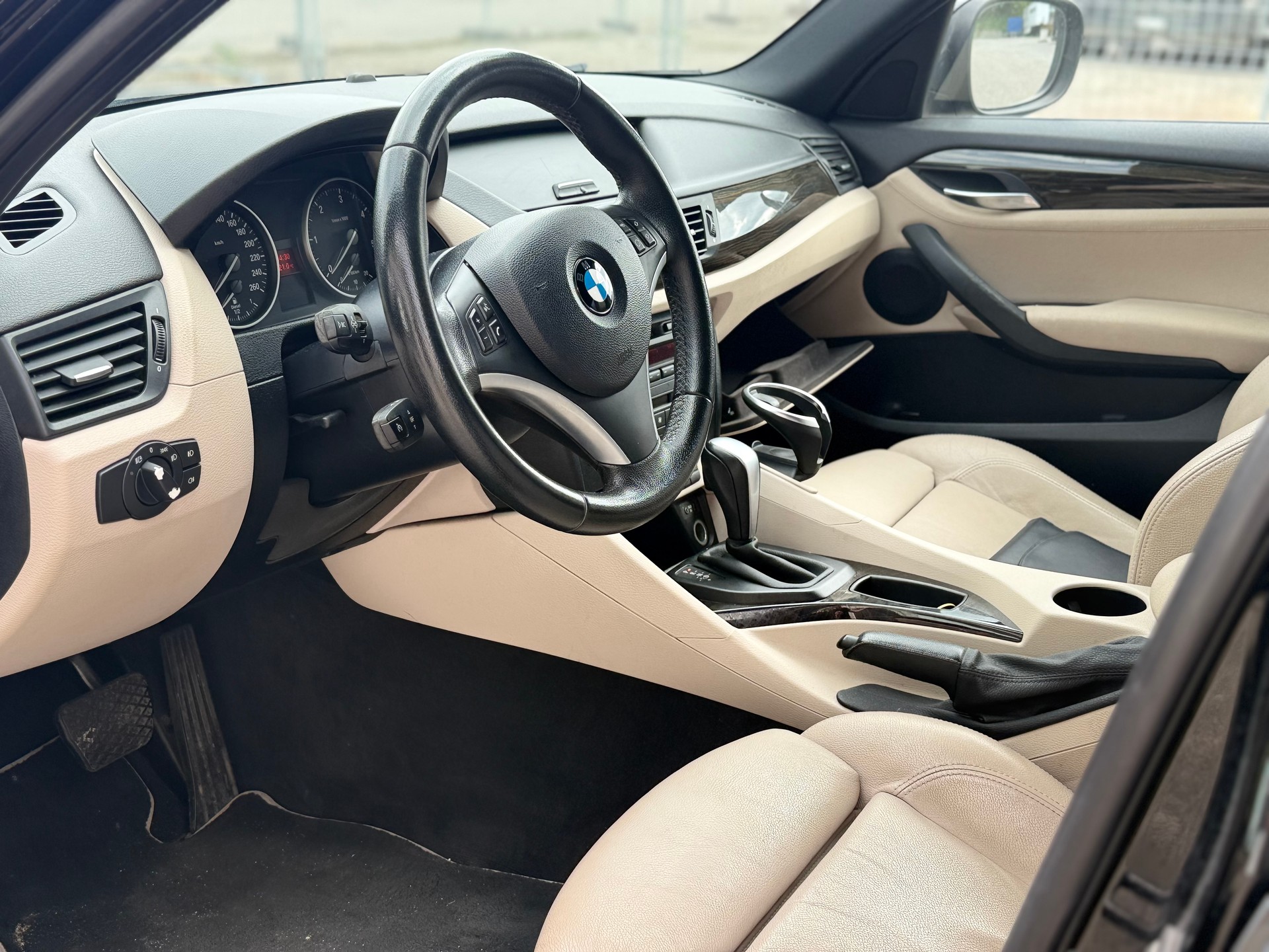 BMW X1 xDrive 18d Steptronic-image-5