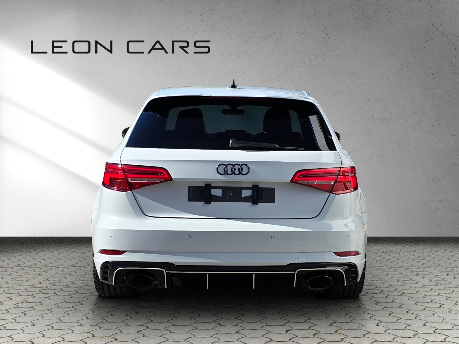 AUDI RS3 Sportback 2.5 TSI quattro S-tronic 400 PS Bang & Olufsen-image-5