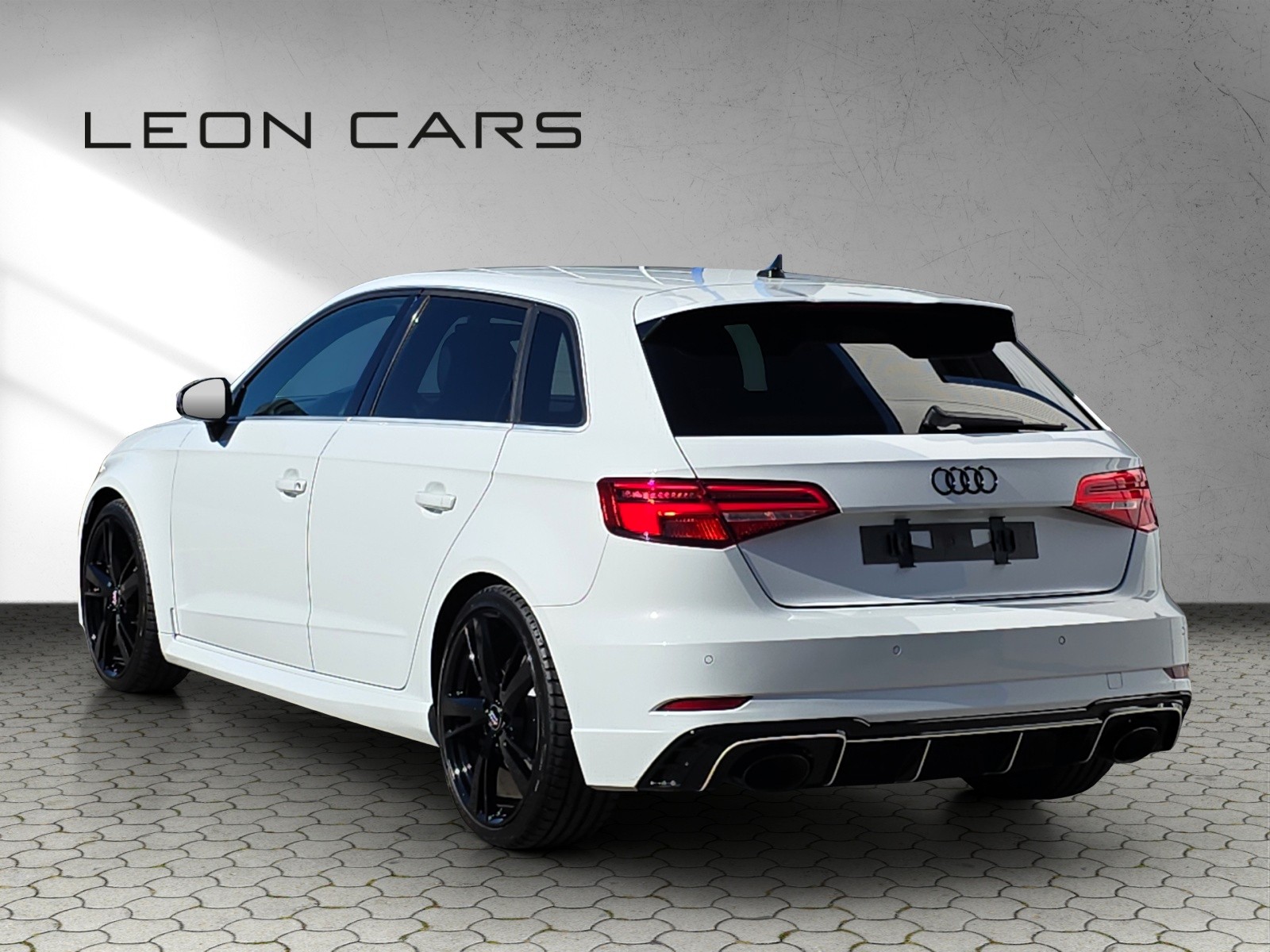 AUDI RS3 Sportback 2.5 TSI quattro S-tronic 400 PS Bang & Olufsen-image-6