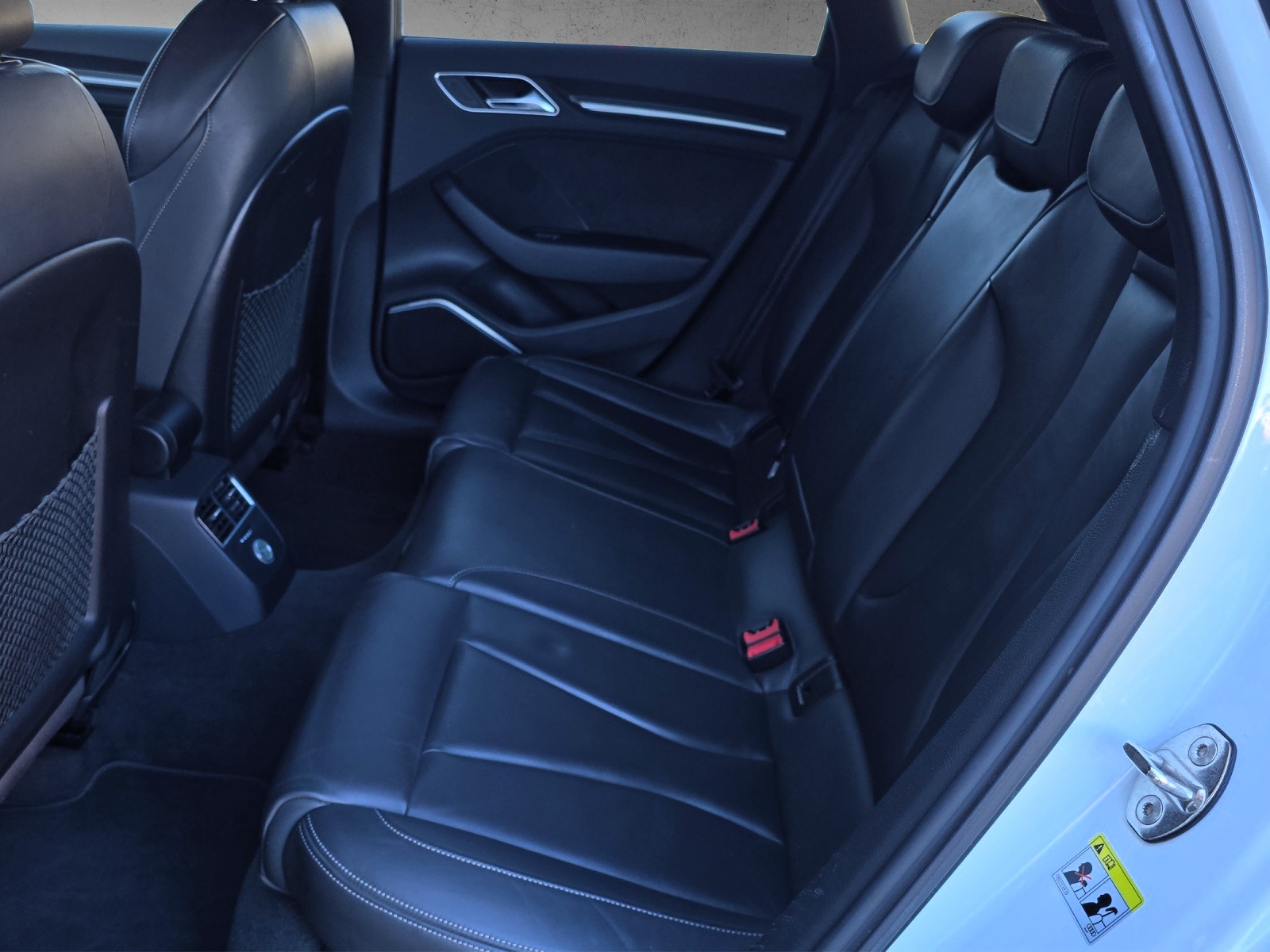 AUDI RS3 Sportback 2.5 TSI quattro S-tronic 400 PS Bang & Olufsen-image-15