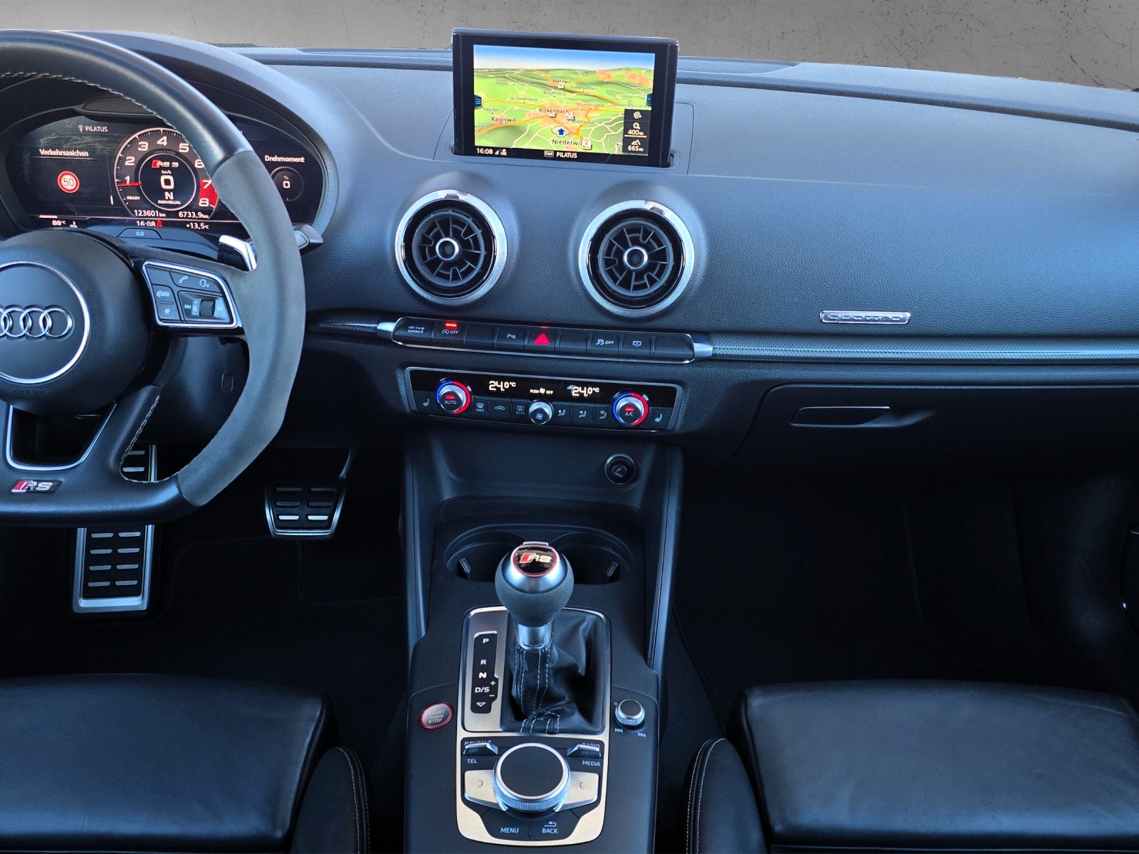 AUDI RS3 Sportback 2.5 TSI quattro S-tronic 400 PS Bang & Olufsen-image-12