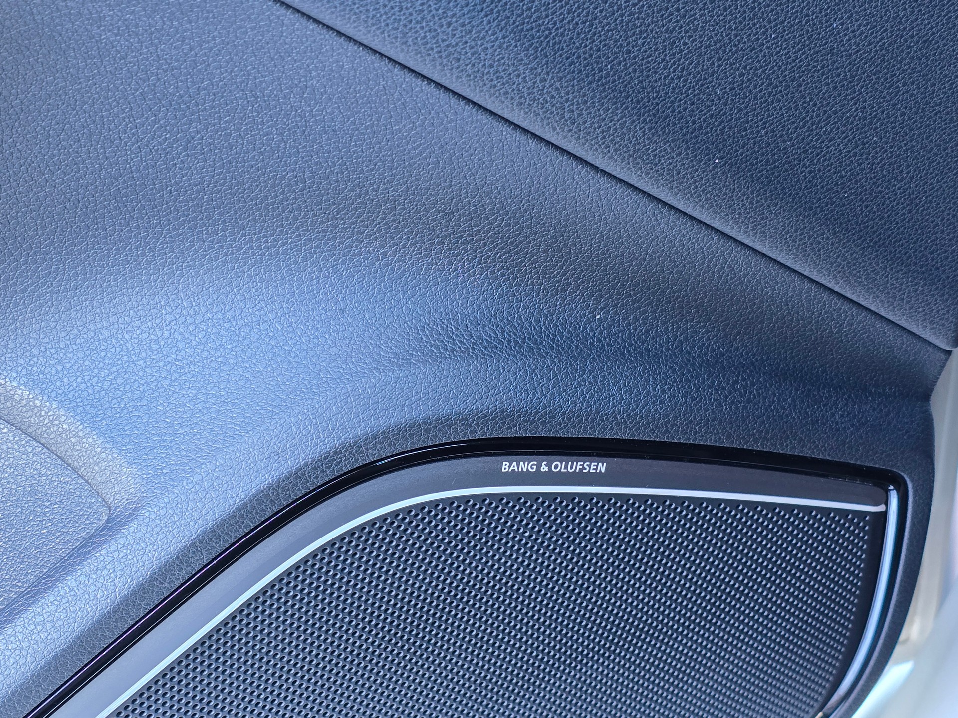 AUDI RS3 Sportback 2.5 TSI quattro S-tronic 400 PS Bang & Olufsen-image-29