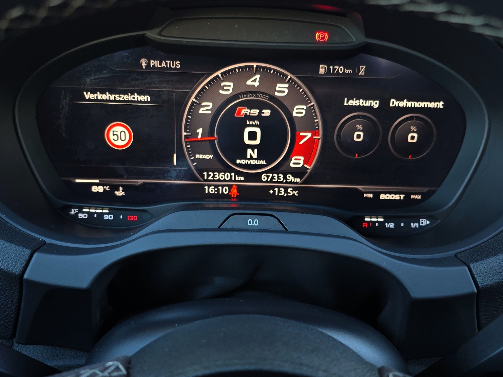 AUDI RS3 Sportback 2.5 TSI quattro S-tronic 400 PS Bang & Olufsen-image-17