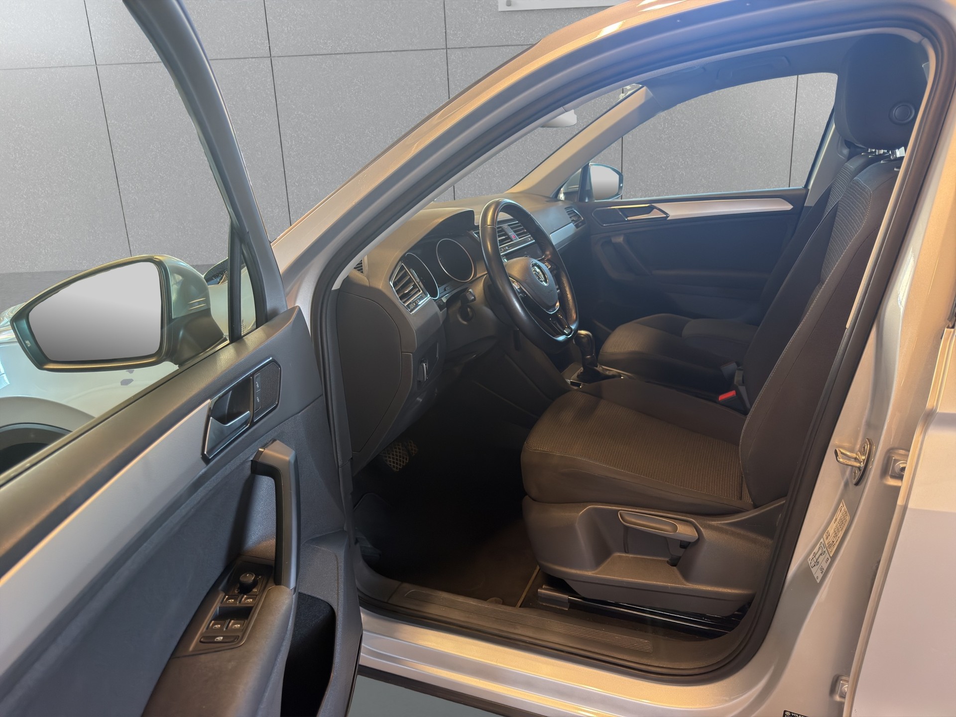 VW Tiguan 1.4TSI ACT Trendline 4Motion DSG*AHK*-image-22
