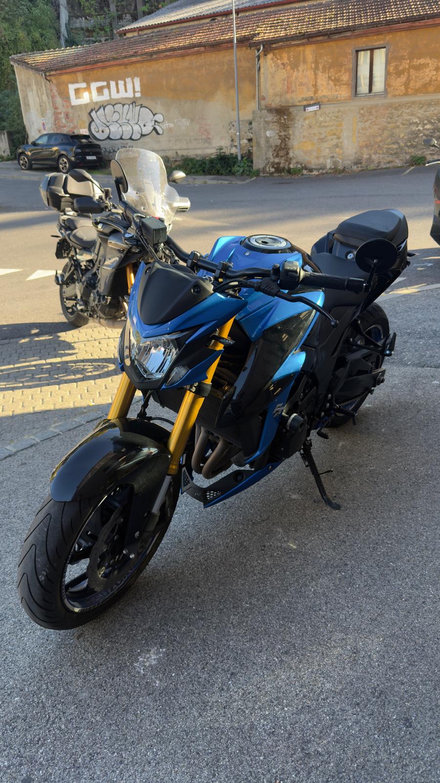 SUZUKI GSX-S 750 Z ABS ( 35KW )-showroom-element-1