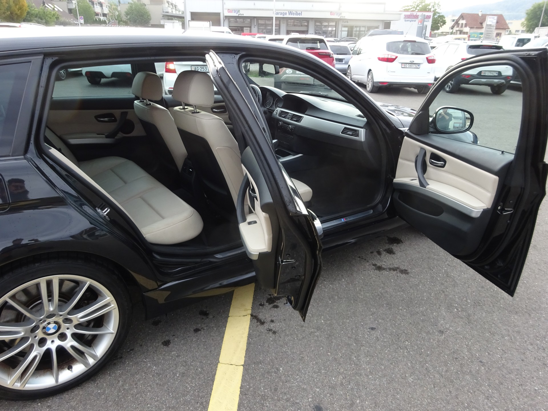 BMW 330d xDrive Touring Steptronic-image-4
