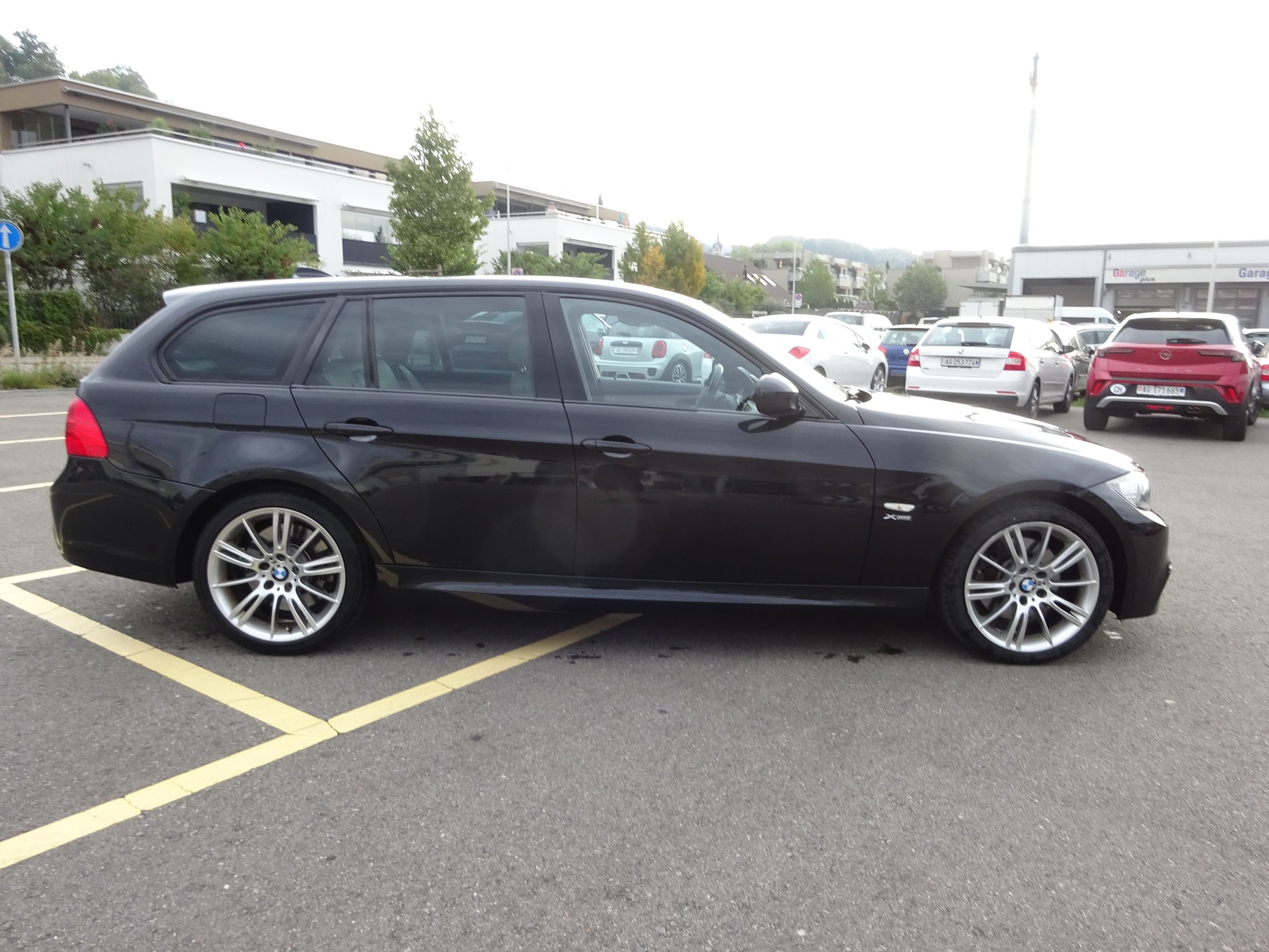 BMW 330d xDrive Touring Steptronic-image-2