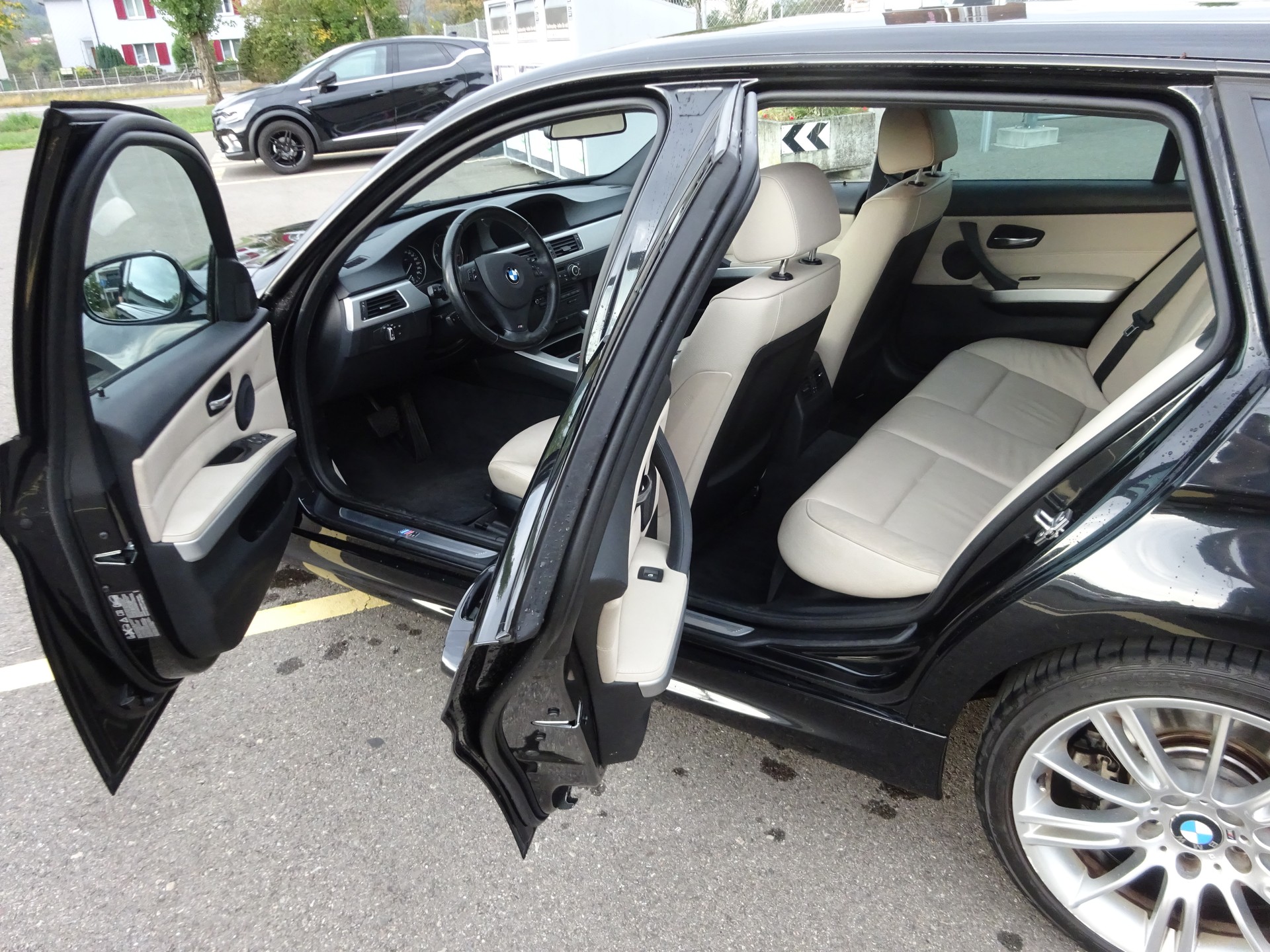BMW 330d xDrive Touring Steptronic-image-7