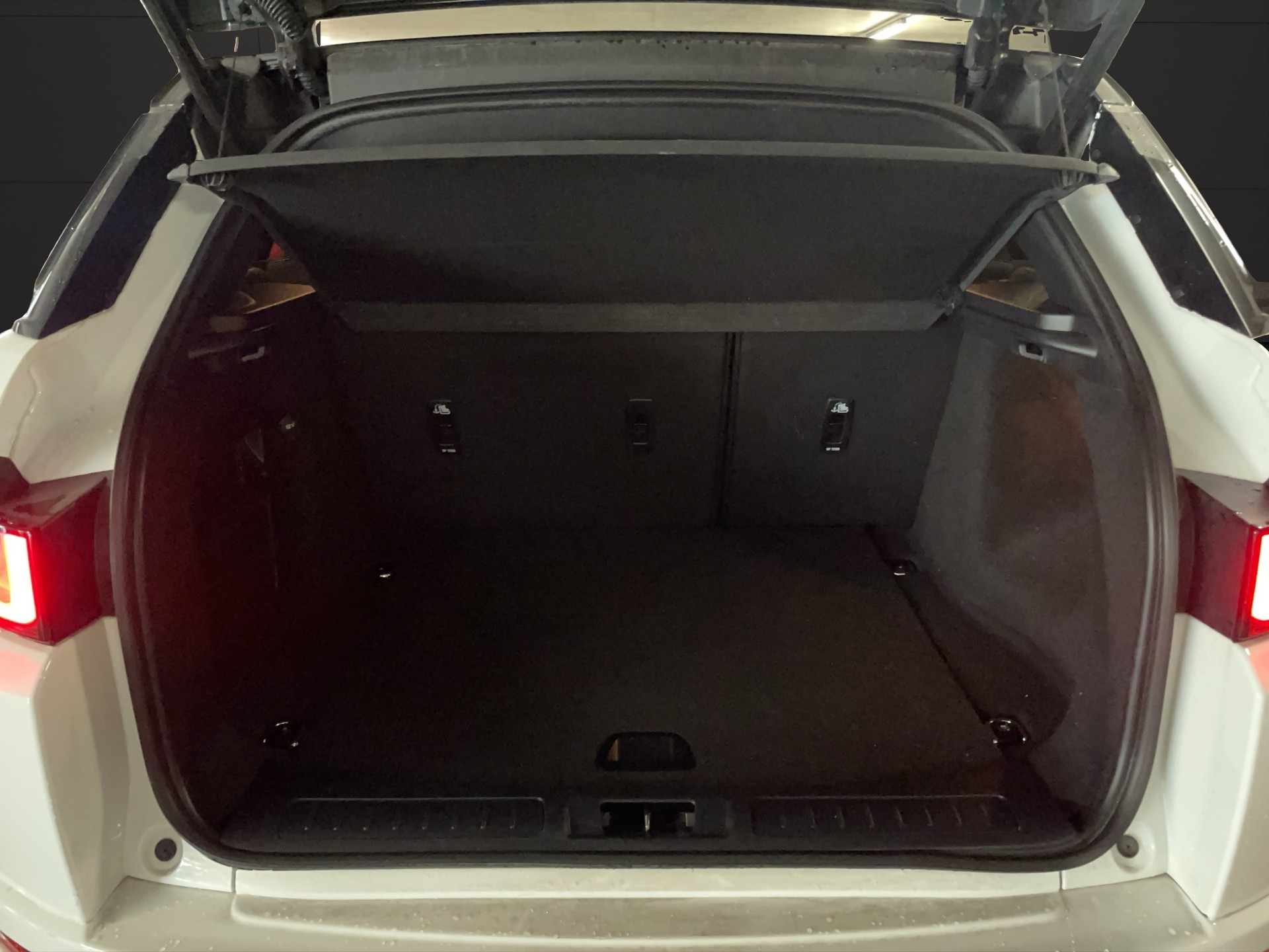 LAND ROVER Range Rover Evoque 2.0 Si4 HSE Dynamic AT9-image-11