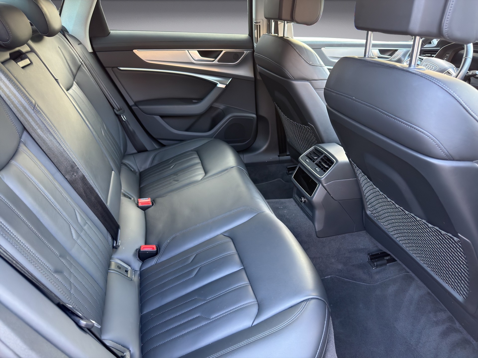 AUDI 50 TFSI e-image-13