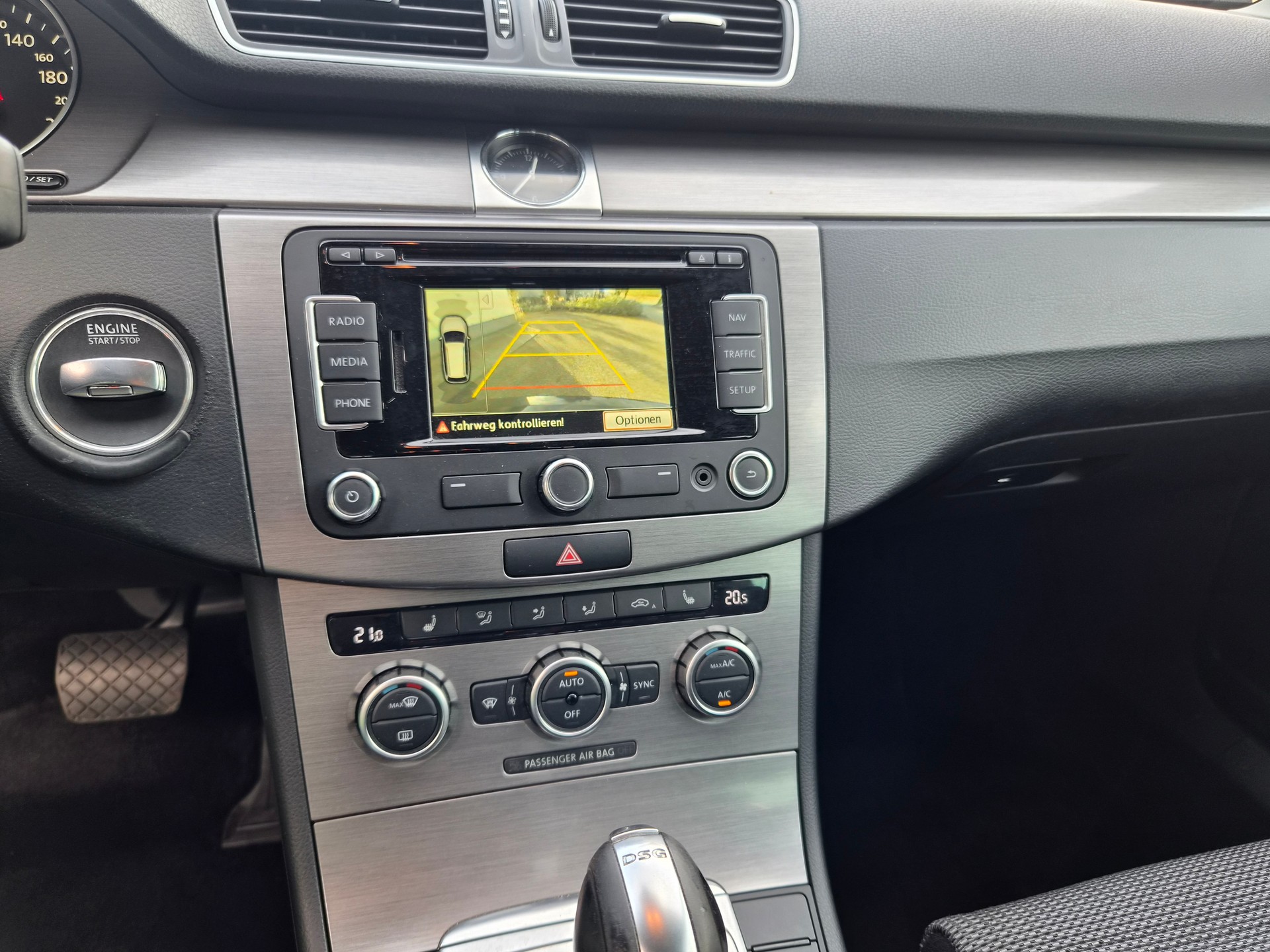 VW Passat Variant 1.4 TSI BMT Highline DSG-image-6