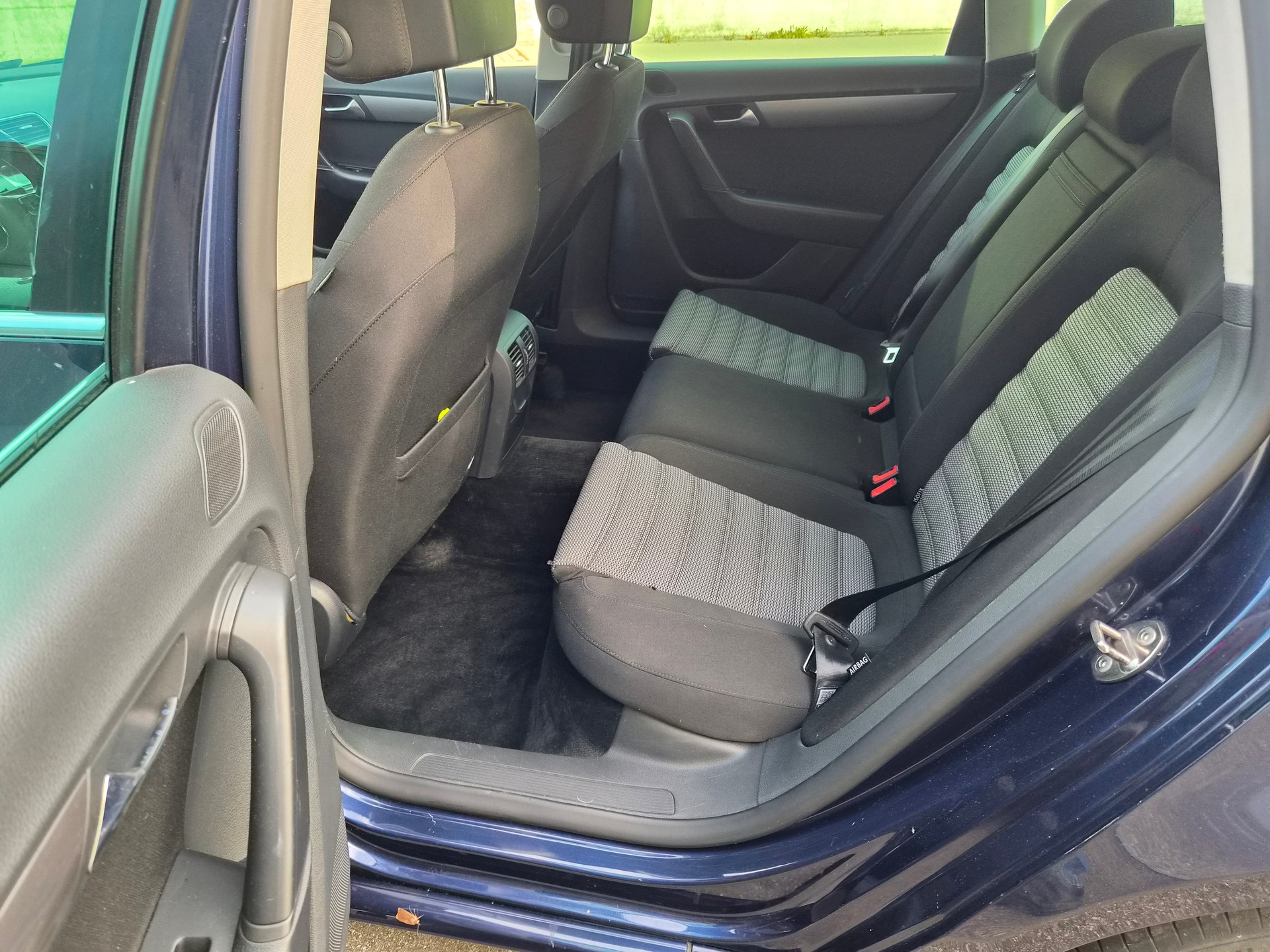 VW Passat Variant 1.4 TSI BMT Highline DSG-image-8