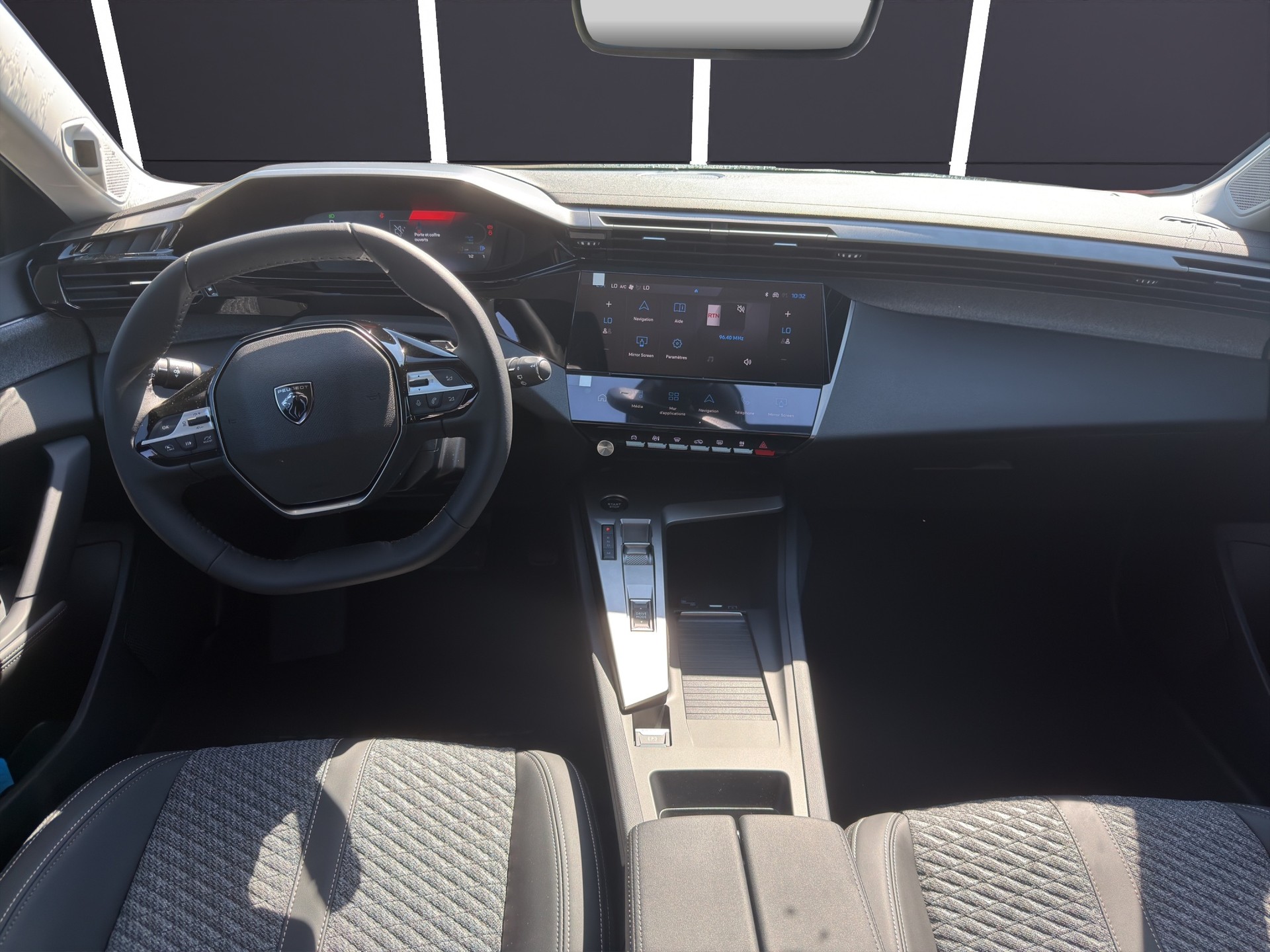 PEUGEOT 308 1.2 MHEV Allure-image-7