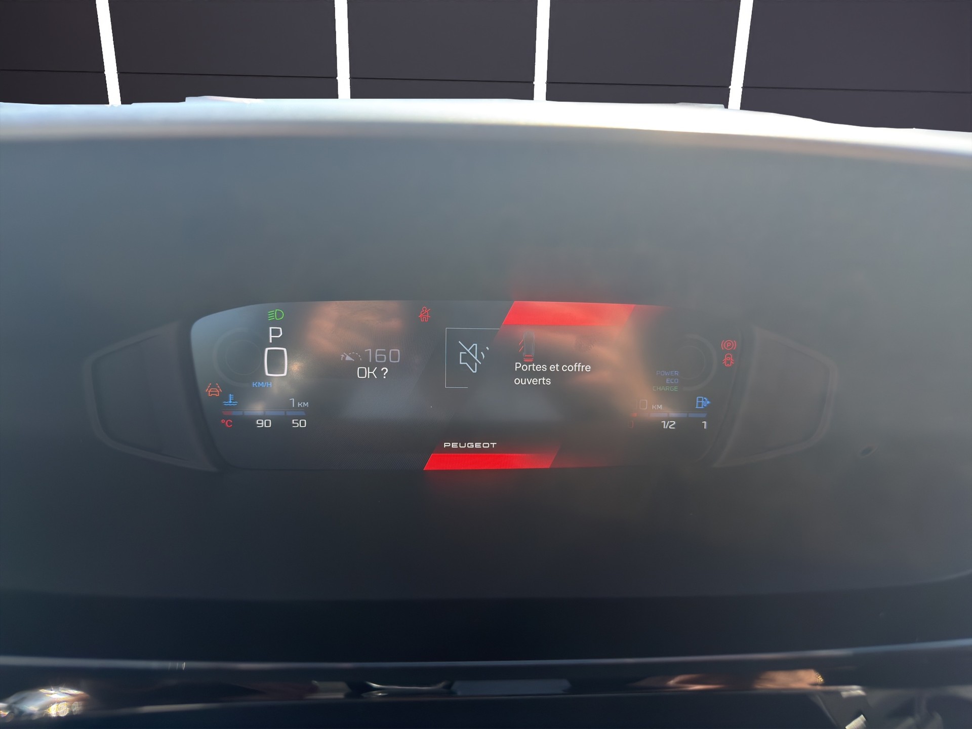 PEUGEOT 308 1.2 MHEV Allure-image-8