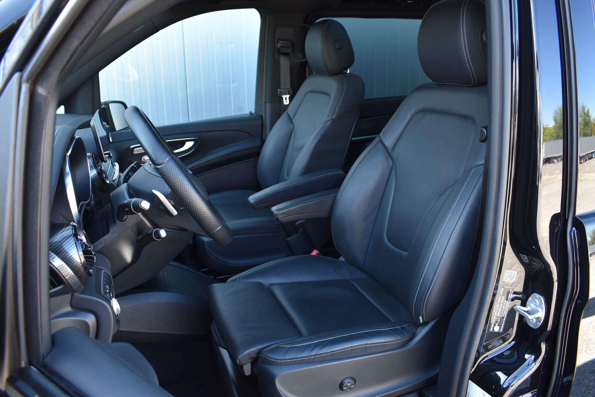 MERCEDES-BENZ V 300 d lang Airmatic-image-15