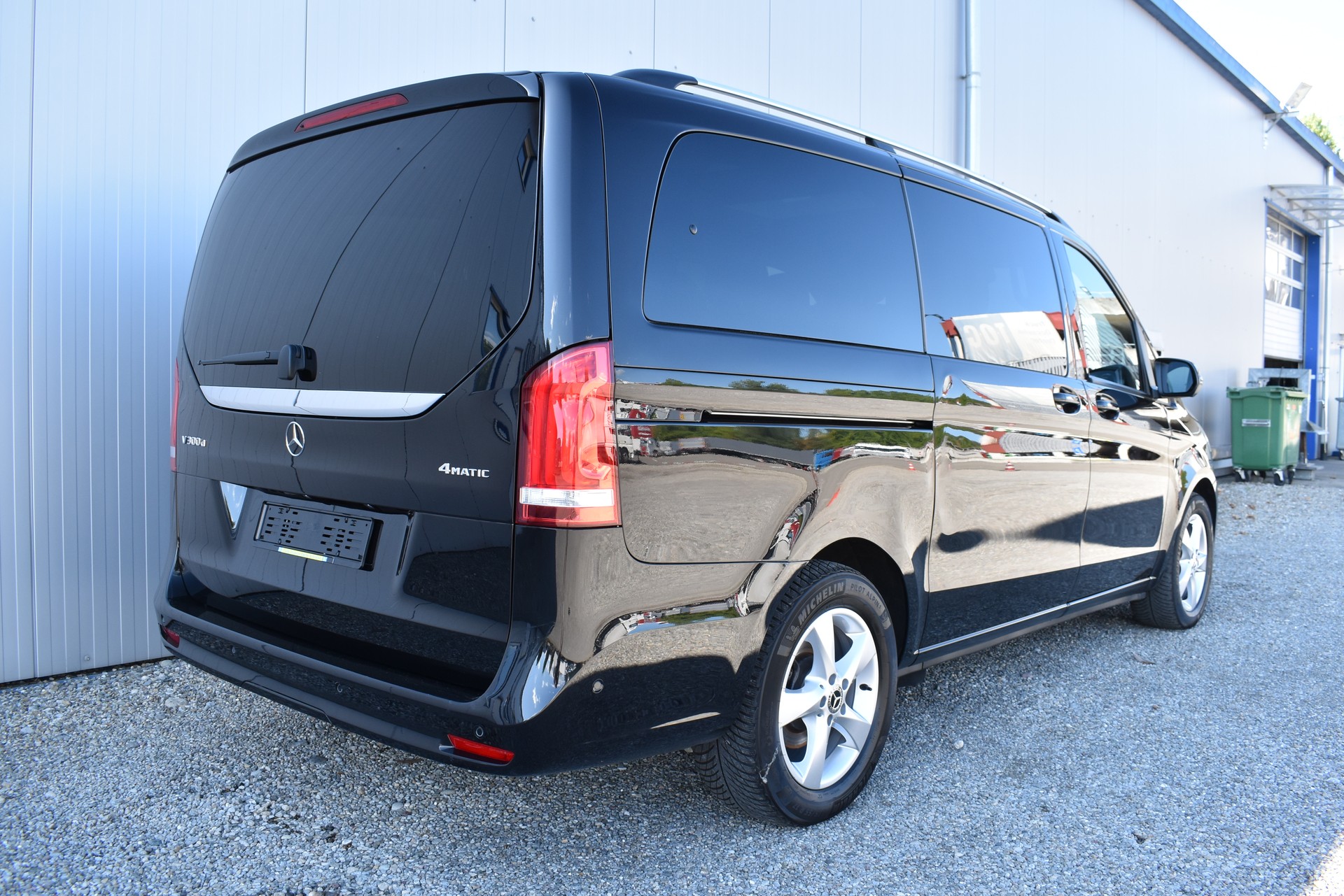 MERCEDES-BENZ V 300 d lang Airmatic-image-2