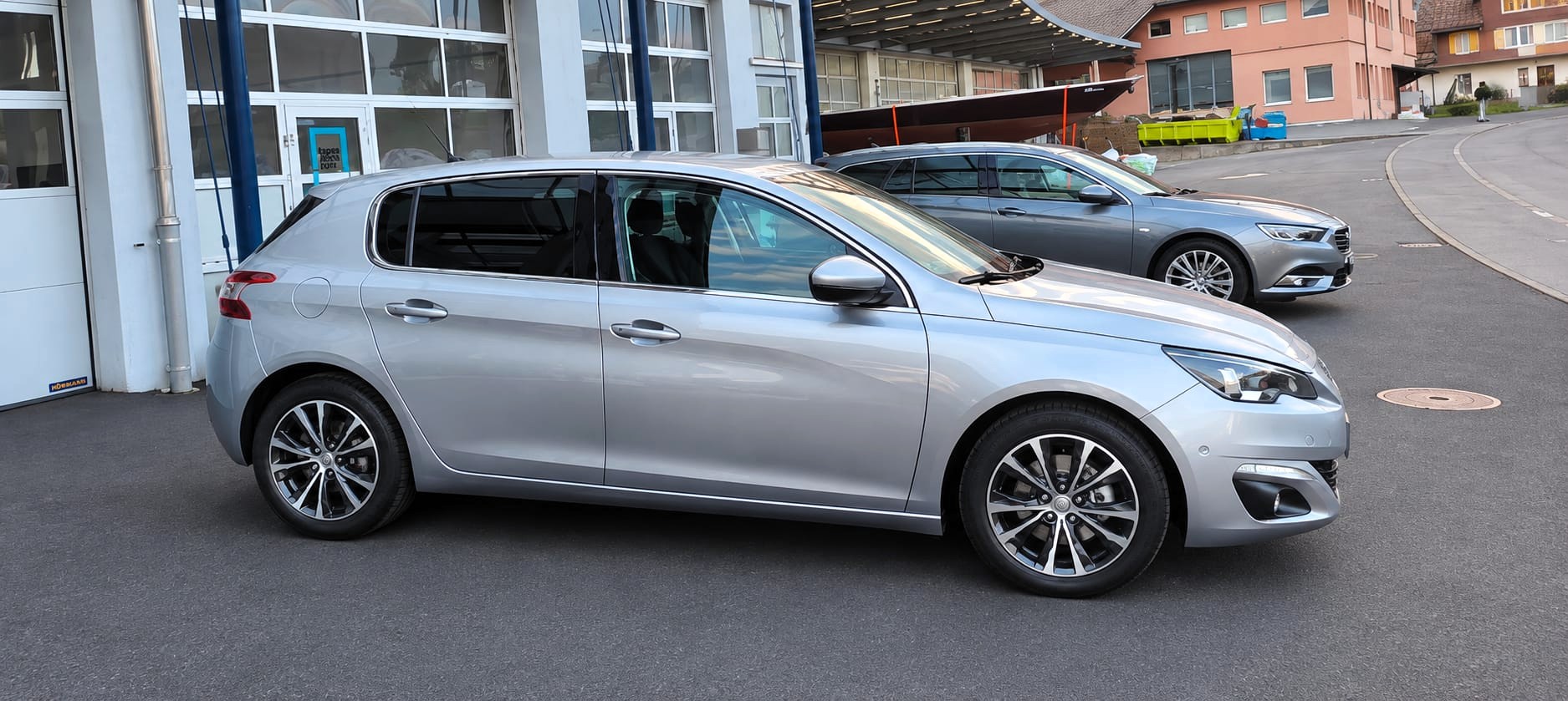 PEUGEOT 308 2.0 BlueHDI Allure Automatic-image-4