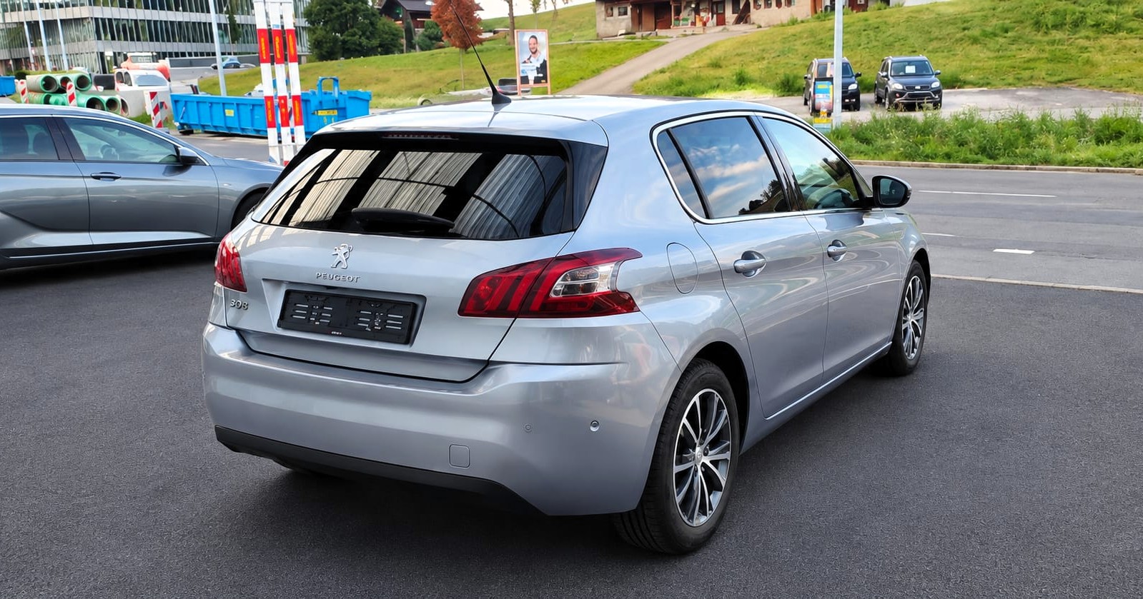 PEUGEOT 308 2.0 BlueHDI Allure Automatic-image-5