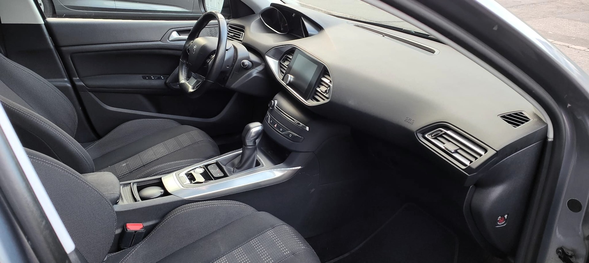 PEUGEOT 308 2.0 BlueHDI Allure Automatic-image-13