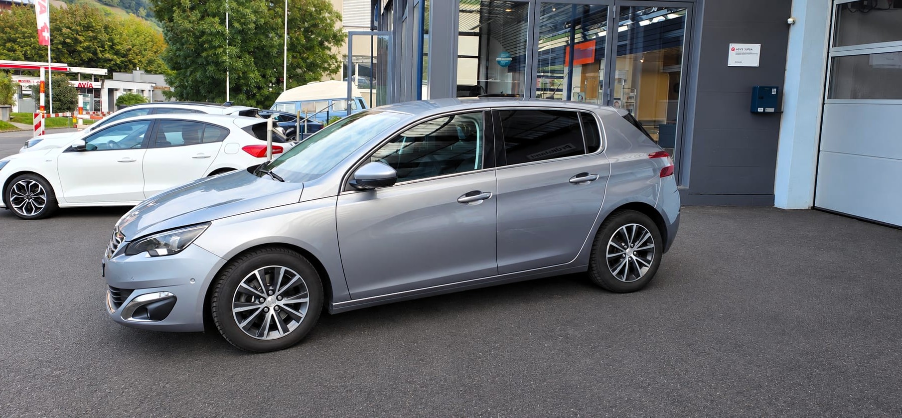PEUGEOT 308 2.0 BlueHDI Allure Automatic-image-8