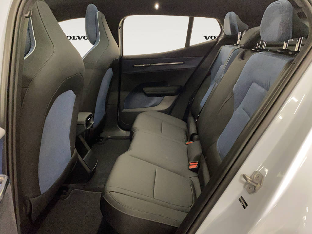 VOLVO EX 30 E60 Twin Ultra Performance AWD-image-12