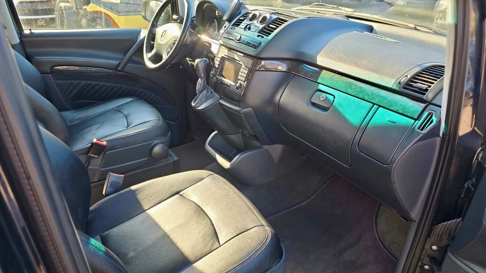 MERCEDES-BENZ Viano 3.0 CDI Ambiente L Automat-image-9