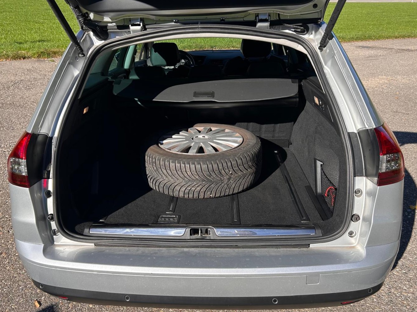 CITROEN C5 Tourer 1.6 Turbo Exclusive Automatic-image-8