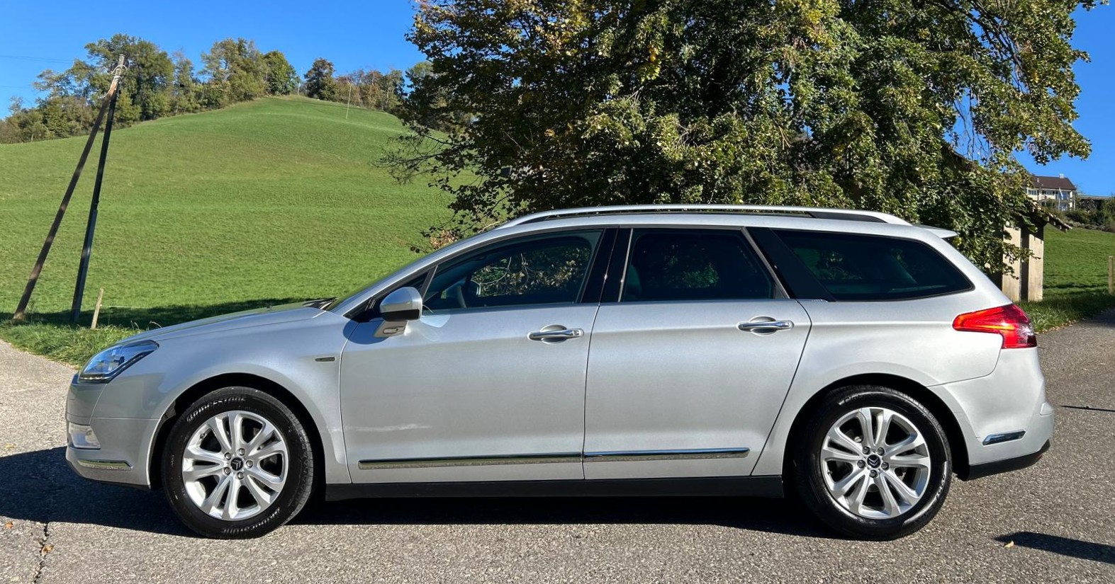 CITROEN C5 Tourer 1.6 Turbo Exclusive Automatic-image-1