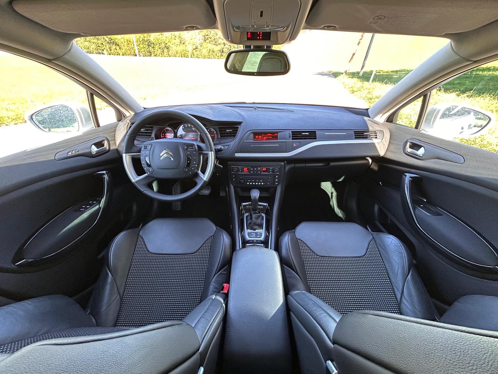 CITROEN C5 Tourer 1.6 Turbo Exclusive Automatic-image-18