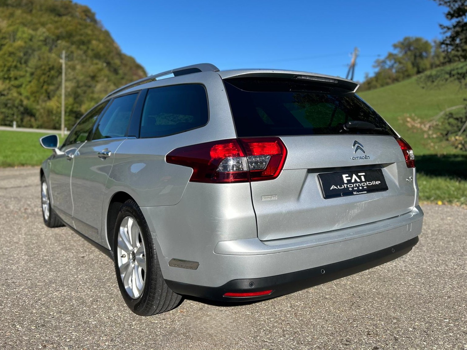 CITROEN C5 Tourer 1.6 Turbo Exclusive Automatic-image-2