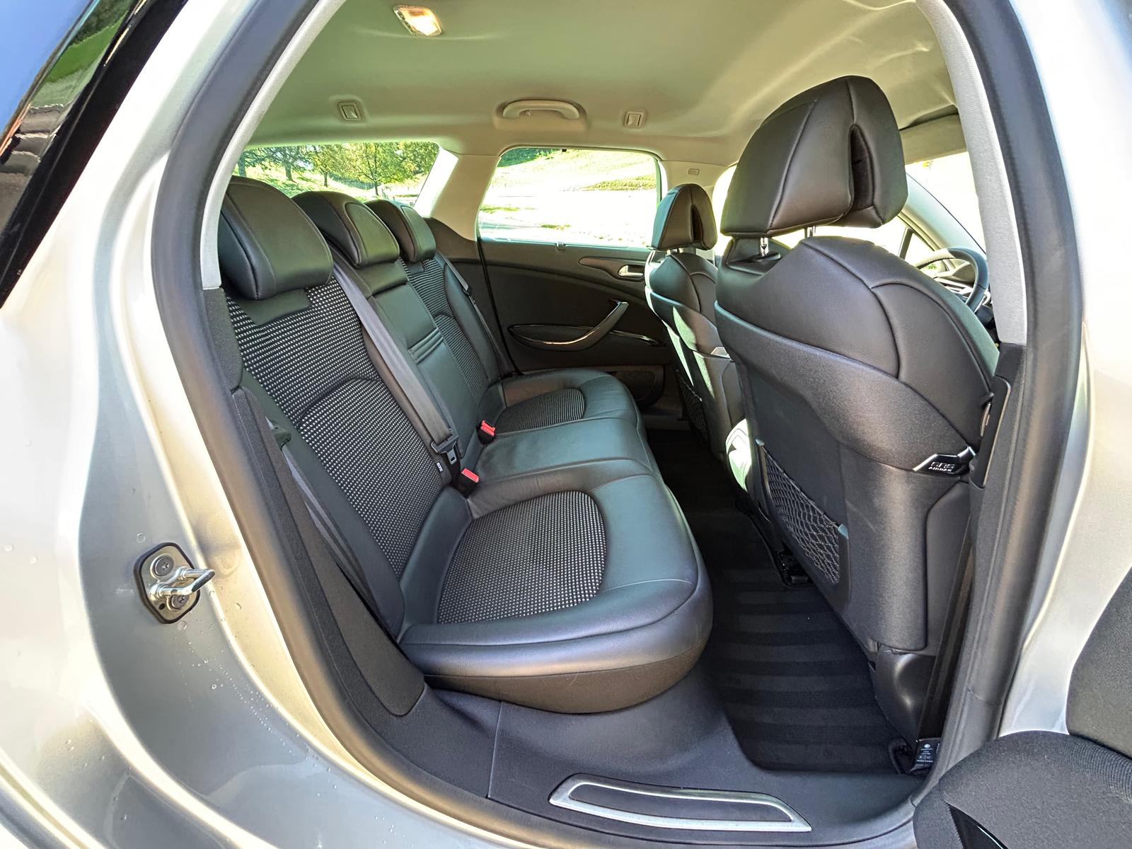 CITROEN C5 Tourer 1.6 Turbo Exclusive Automatic-image-10