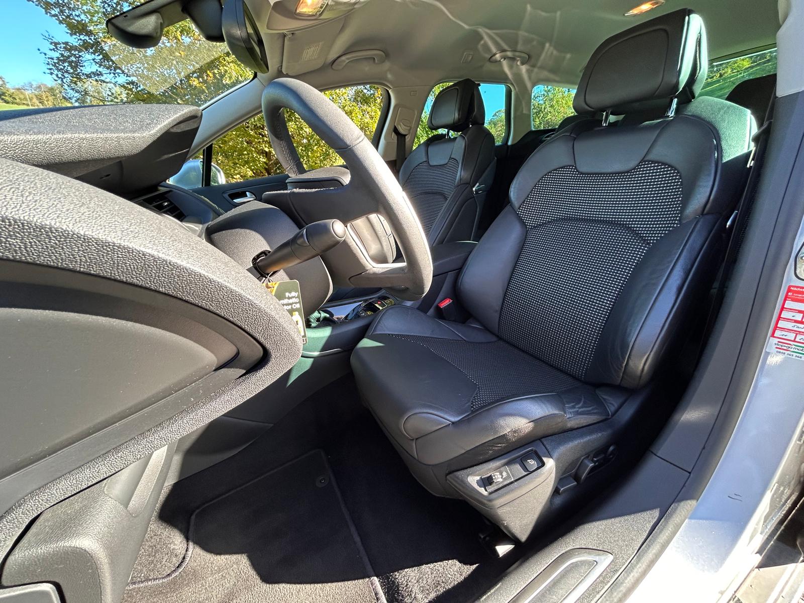 CITROEN C5 Tourer 1.6 Turbo Exclusive Automatic-image-15