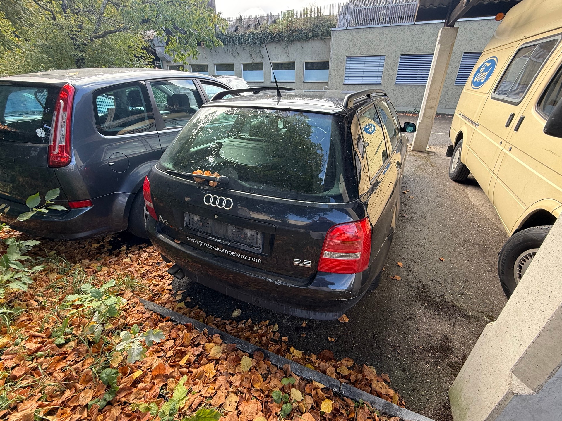 AUDI A4 Avant 2.8 quattro S-Line Advance-image-3