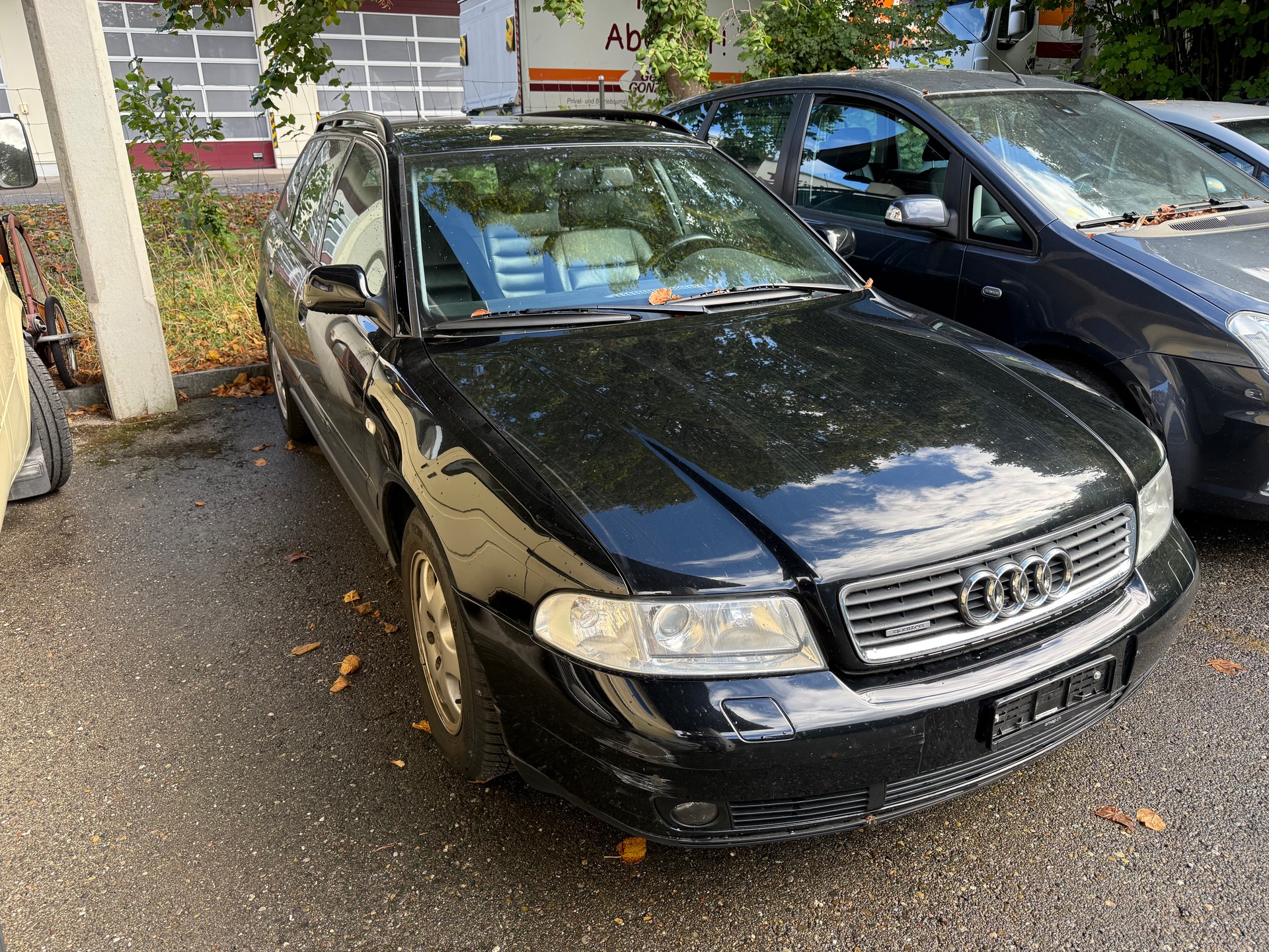 AUDI A4 Avant 2.8 quattro S-Line Advance-image-2