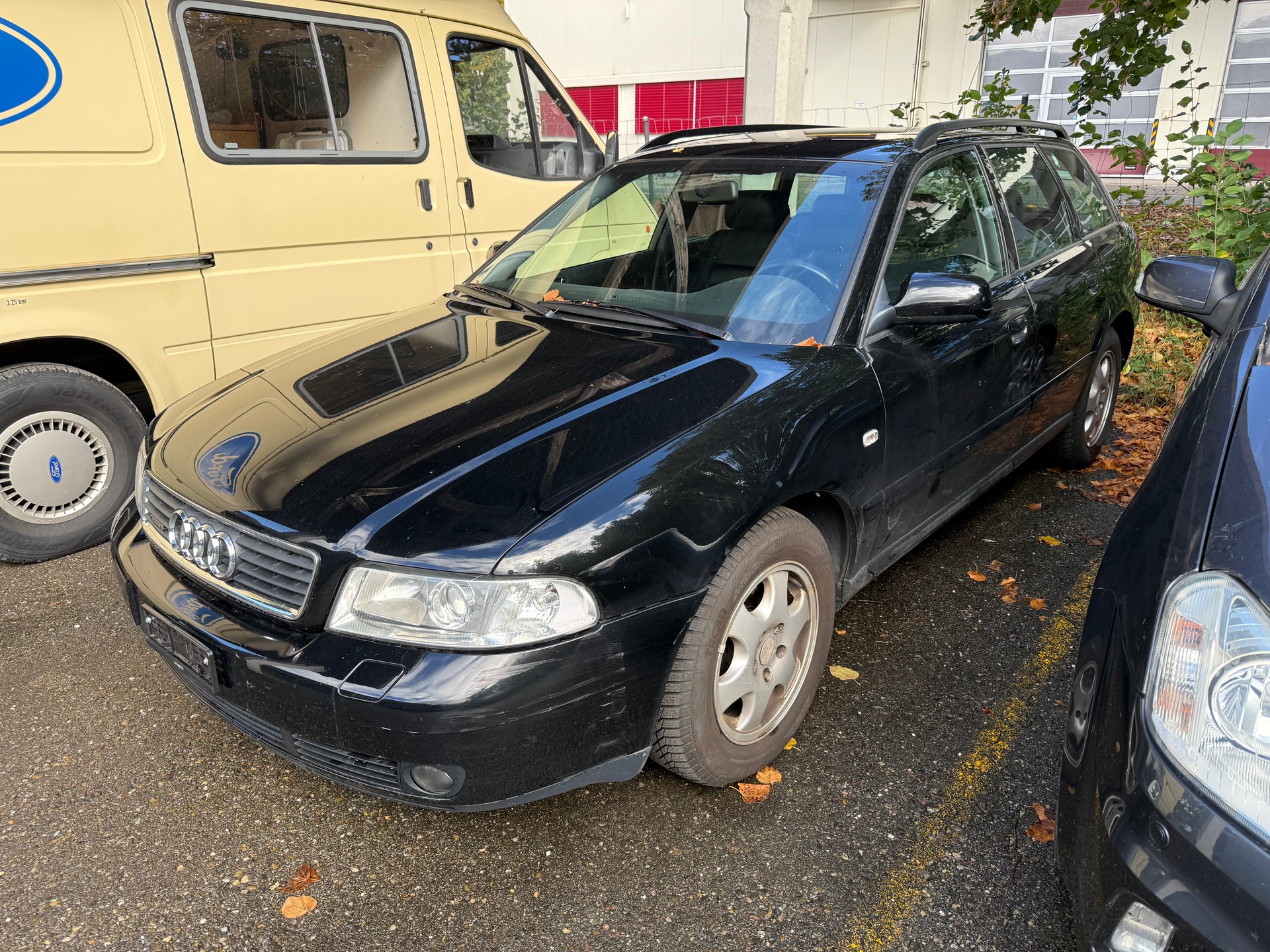 AUDI A4 Avant 2.8 quattro S-Line Advance-image-1