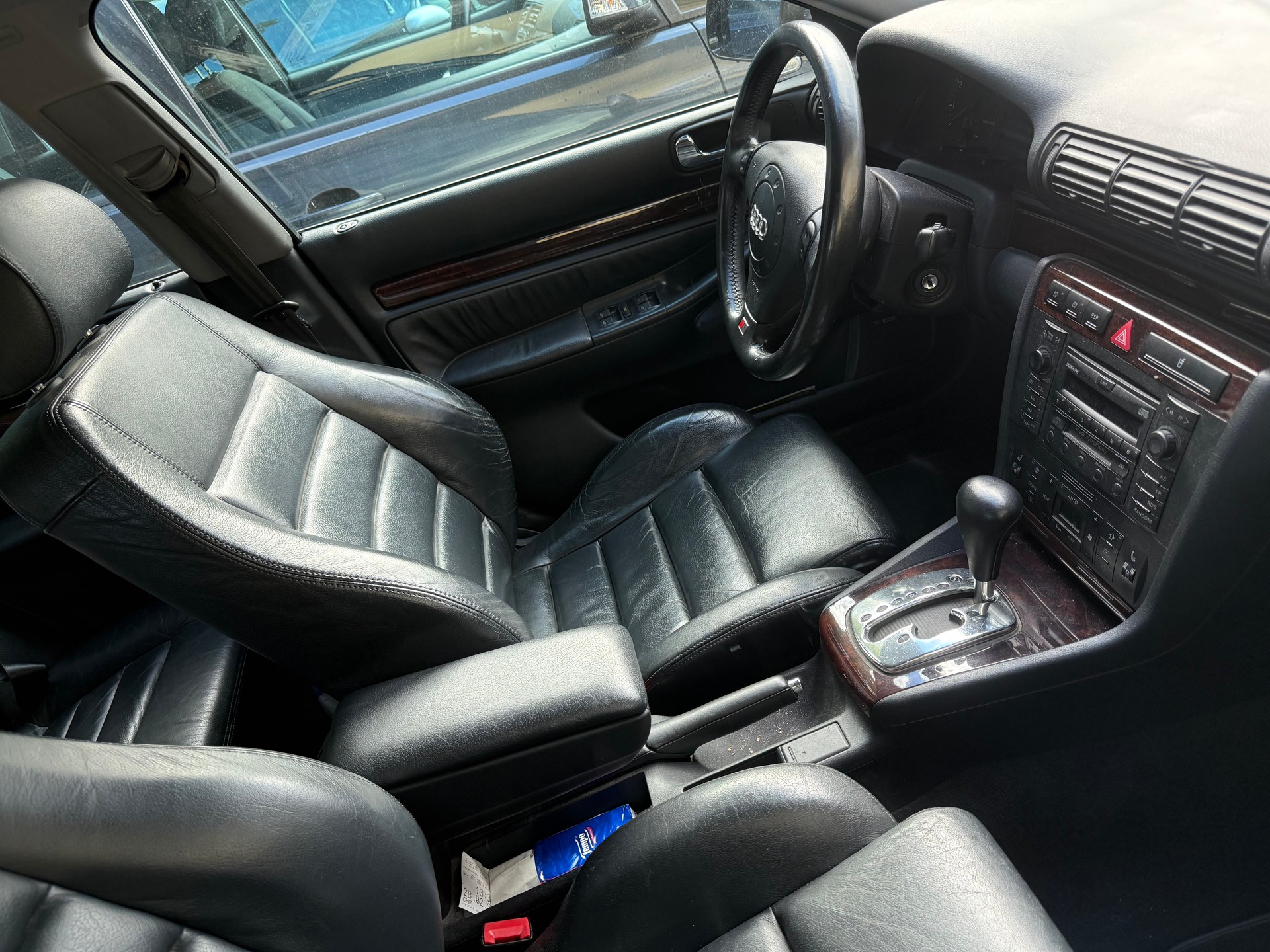 AUDI A4 Avant 2.8 quattro S-Line Advance-image-7