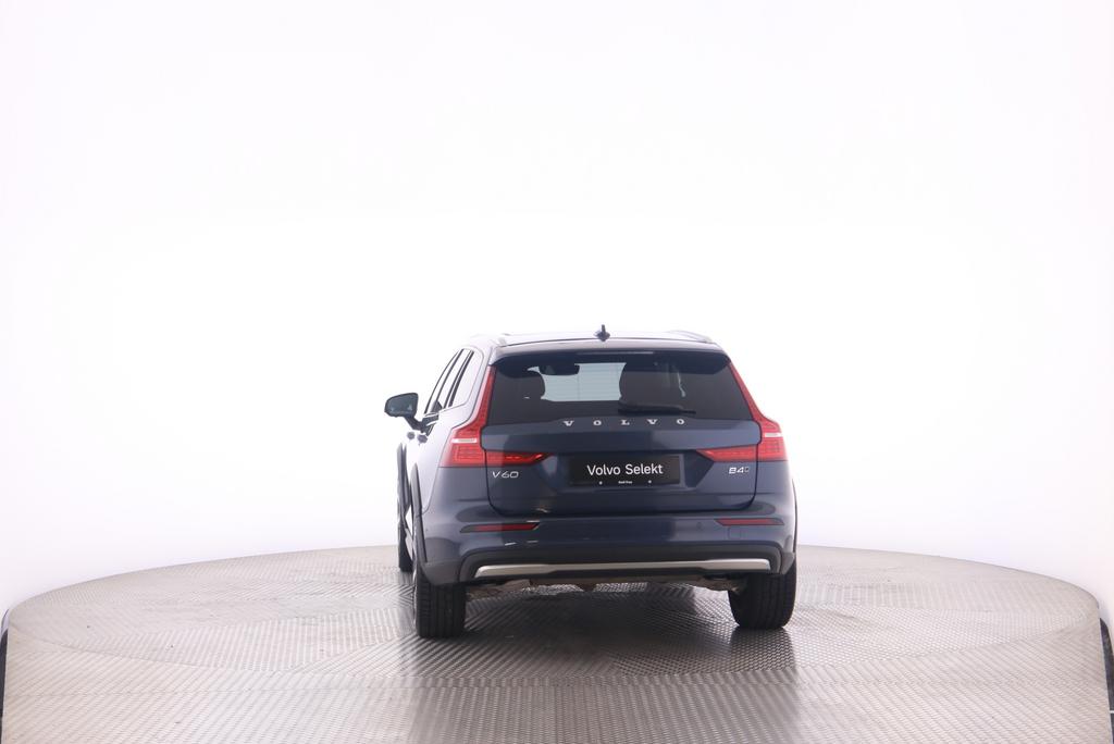 VOLVO V60 Cross Country 2.0 B4 Ultimate AWD-image-5