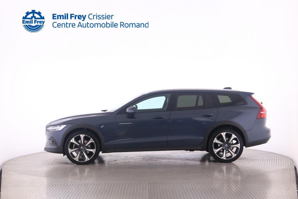 VOLVO V60 Cross Country 2.0 B4 Ultimate AWD-image-4
