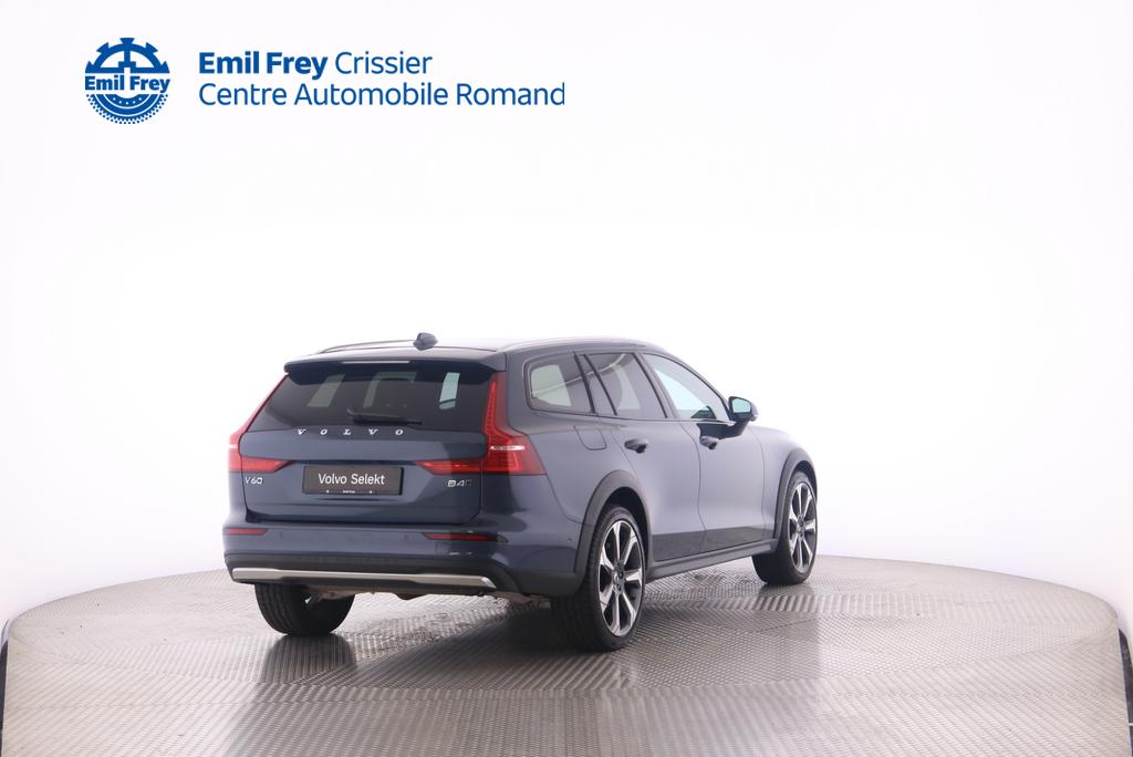 VOLVO V60 Cross Country 2.0 B4 Ultimate AWD-image-3