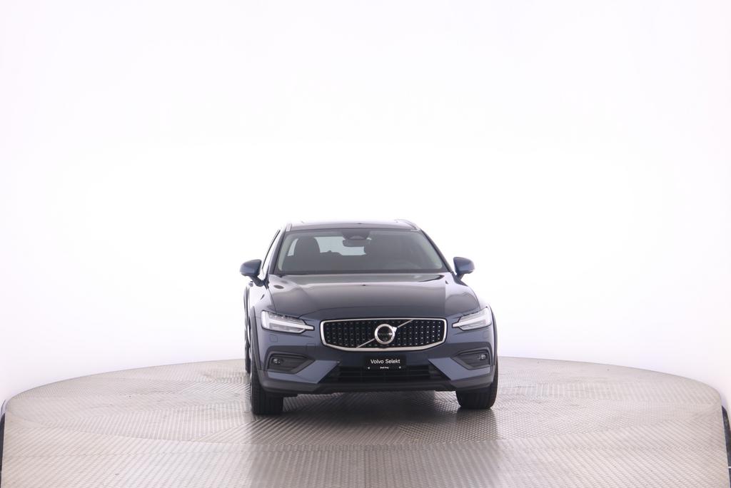 VOLVO V60 Cross Country 2.0 B4 Ultimate AWD-image-1