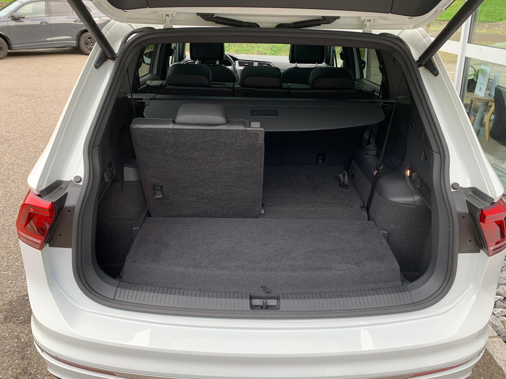 VW Tiguan Allspace 2.0TSI Highline 4Motion DSG-image-21