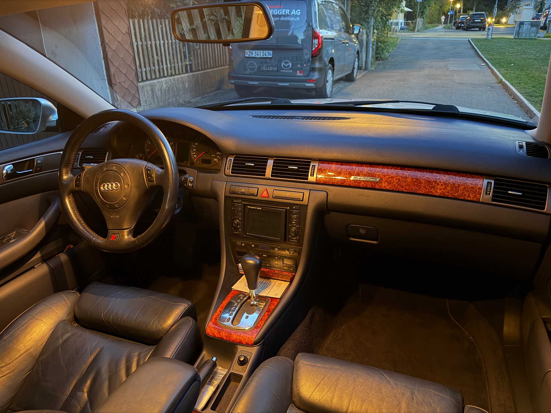 AUDI 2.8 E V6 30V quattro-image-4
