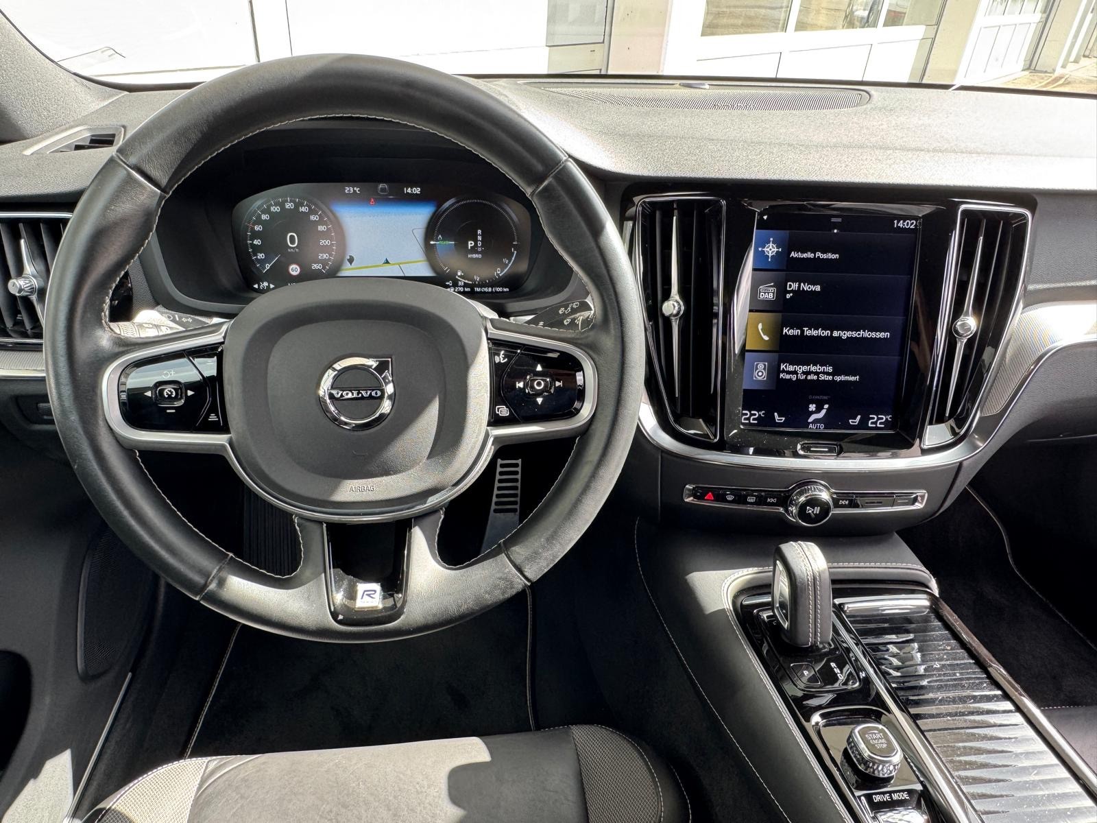 VOLVO V60 T8 eAWD Twin Engine R-Design Geartronic-image-7