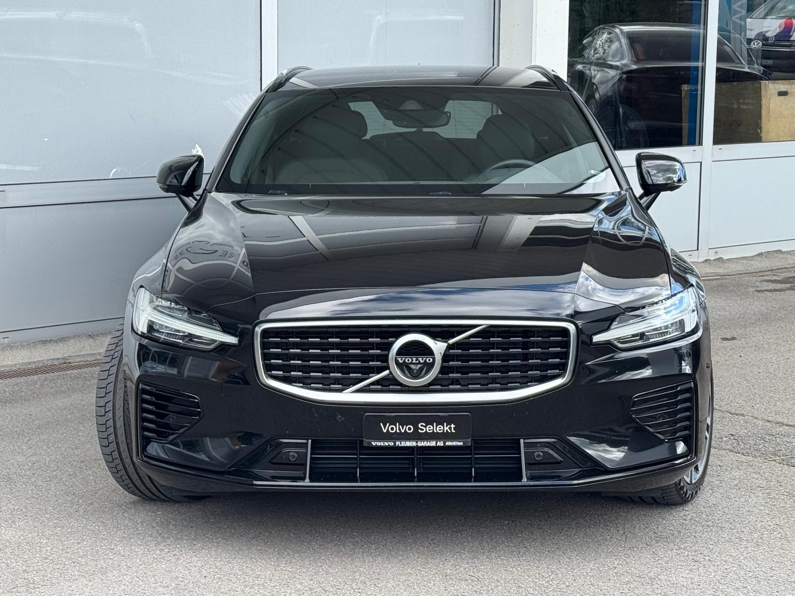 VOLVO V60 T8 eAWD Twin Engine R-Design Geartronic-image-20